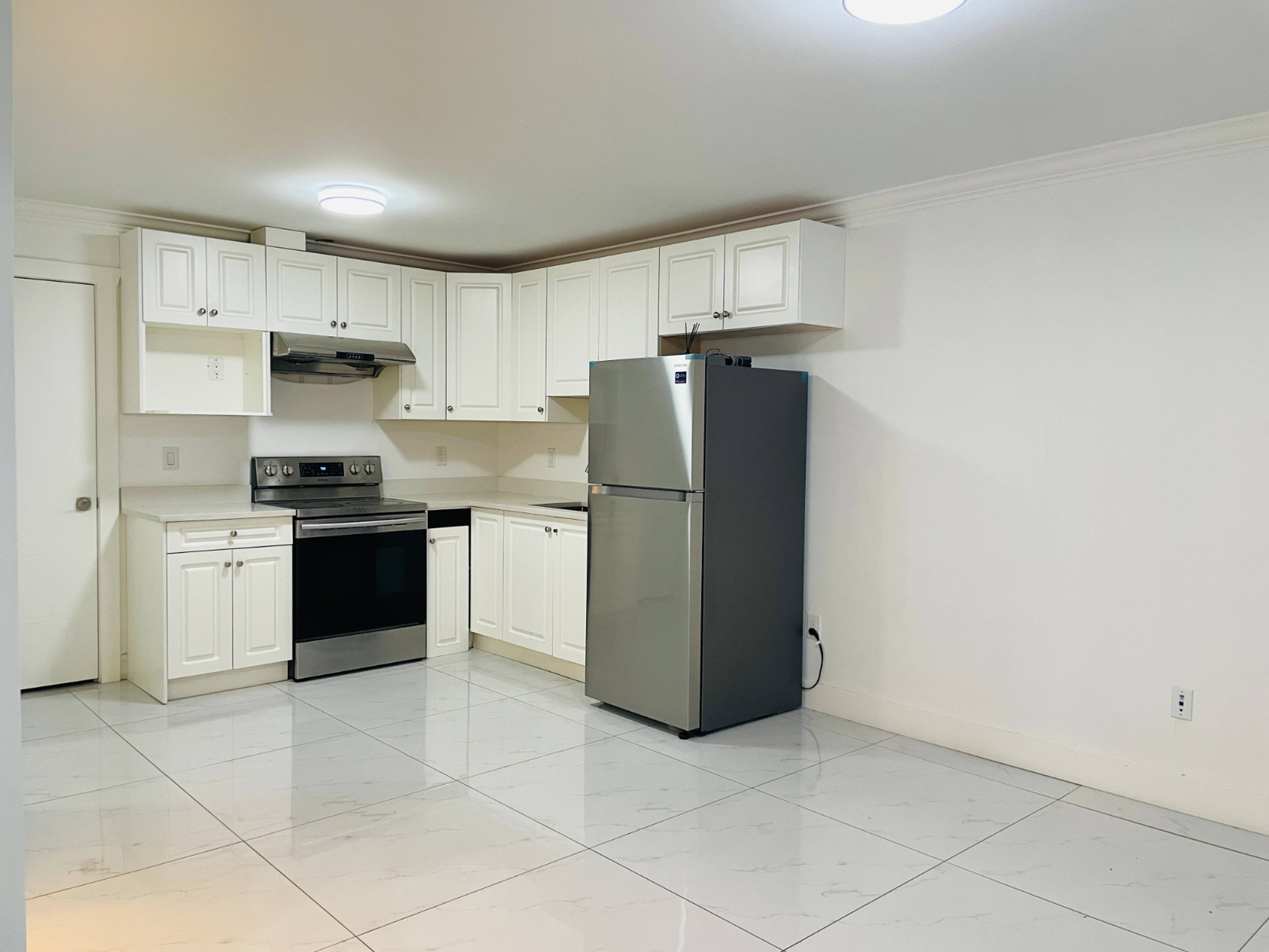 17th Ave, Burnaby, BC 2 Bedroom Room for Rent liv.rent