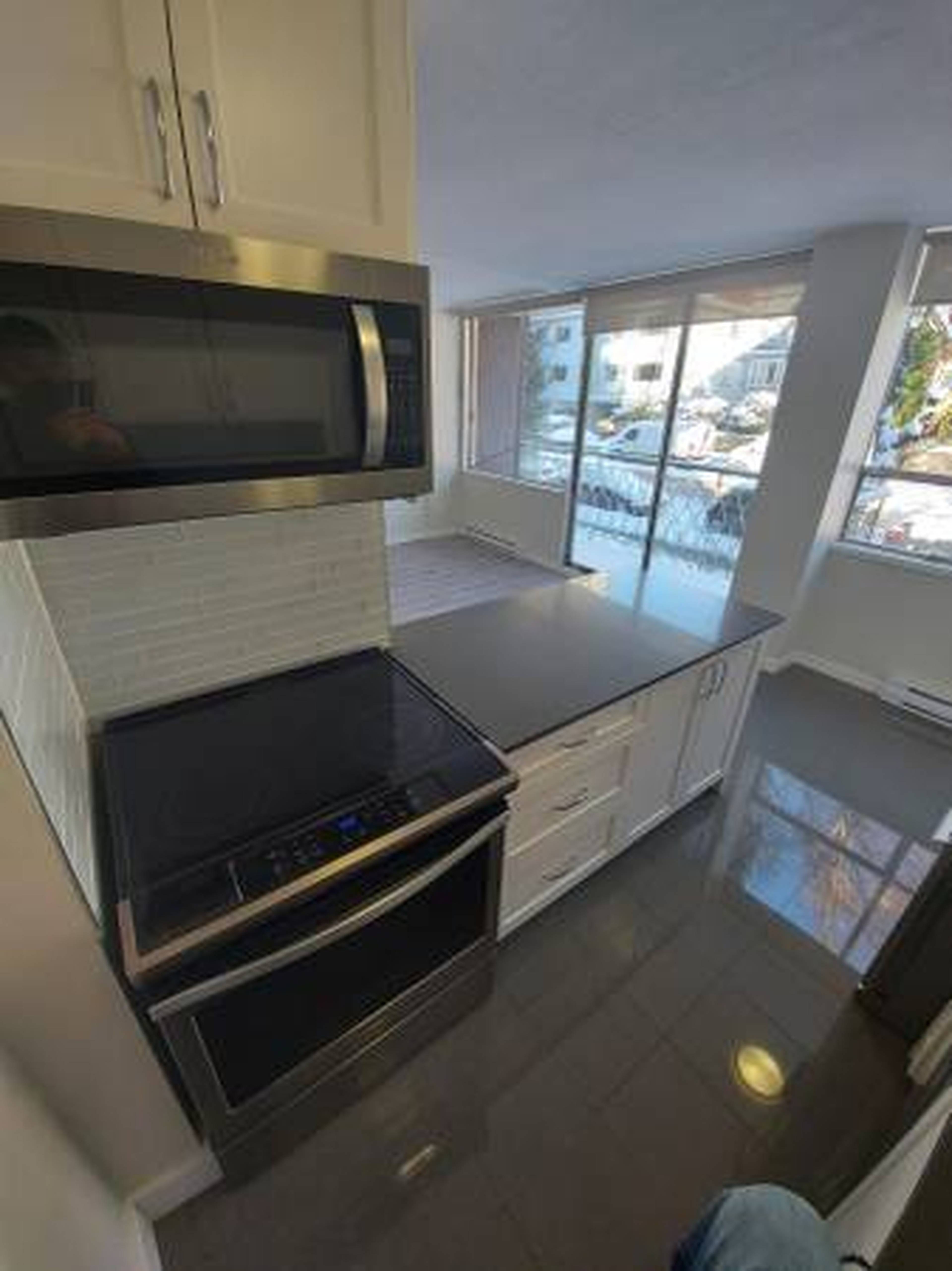 1100 Harwood St, Vancouver, BC Studio Apartment for Rent liv.rent