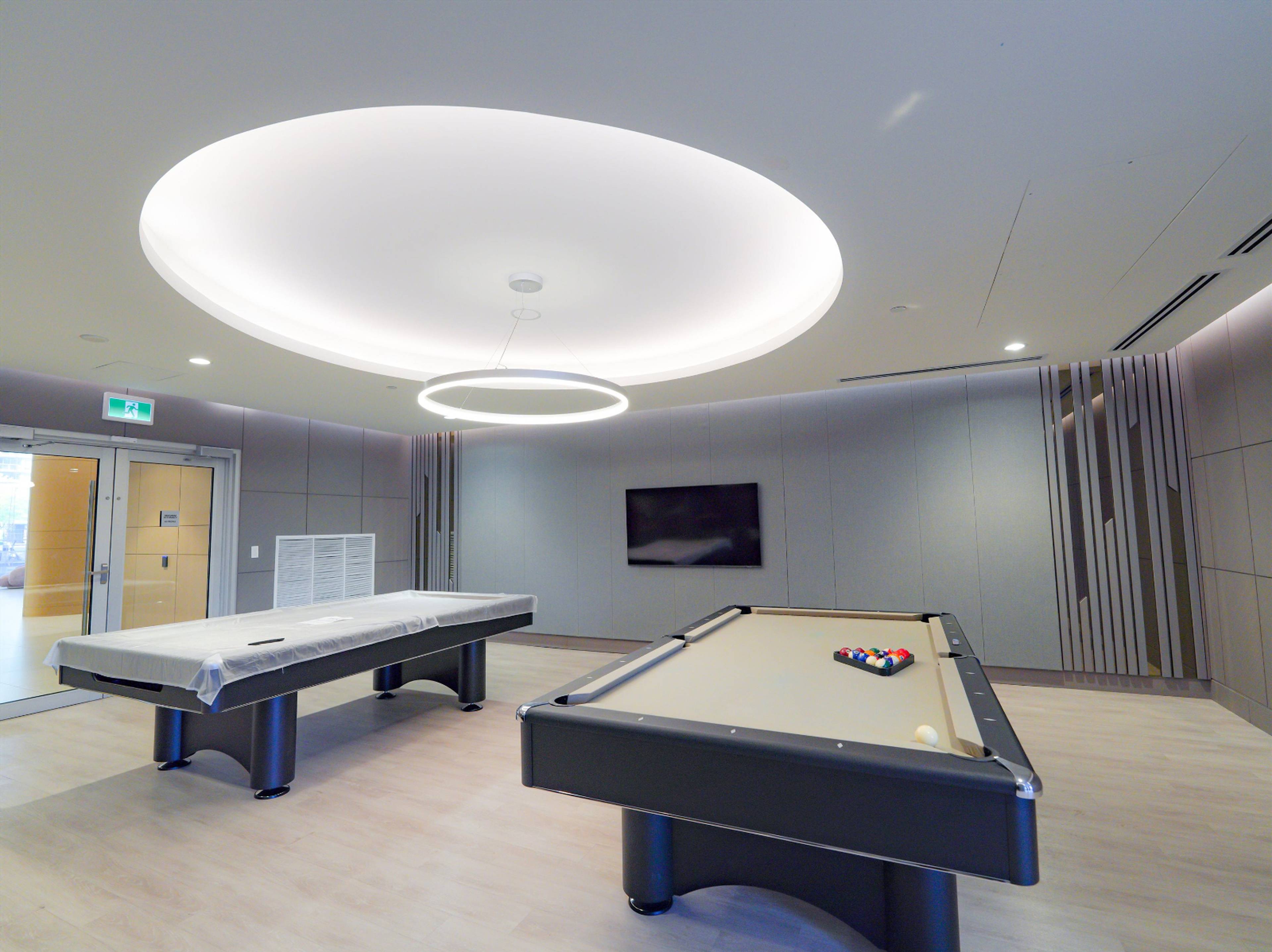 9887 Whalley Blvd, Surrey, BC 1 Bedroom Apartment for Rent liv.rent