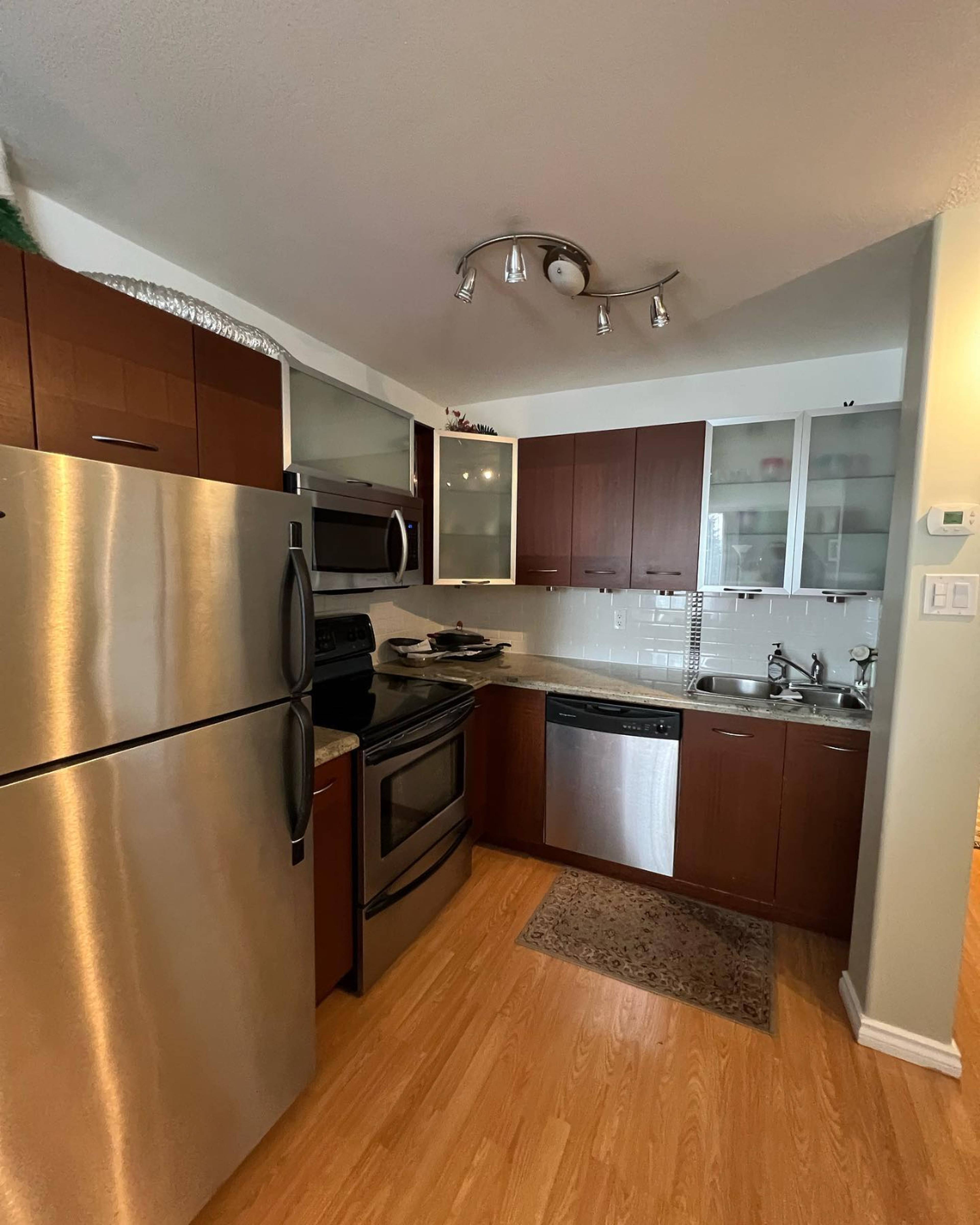 6689 Willingdon Ave, Burnaby, BC 1 Bedroom Apartment for Rent liv.rent