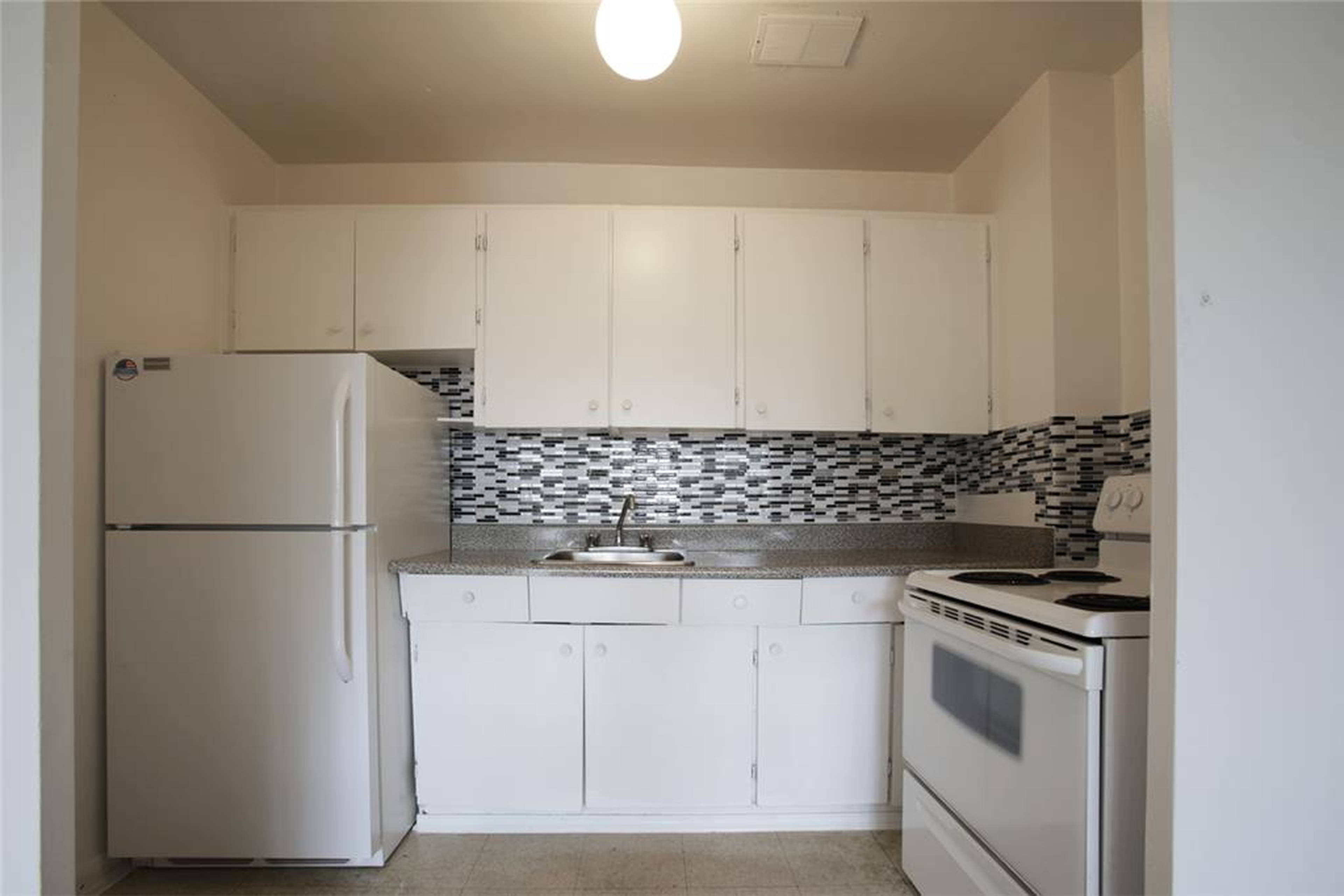 3 Bedroom 70 Stevenvale Drive, Scarborough, ON 3 Bedroom Apartment for Rent liv.rent