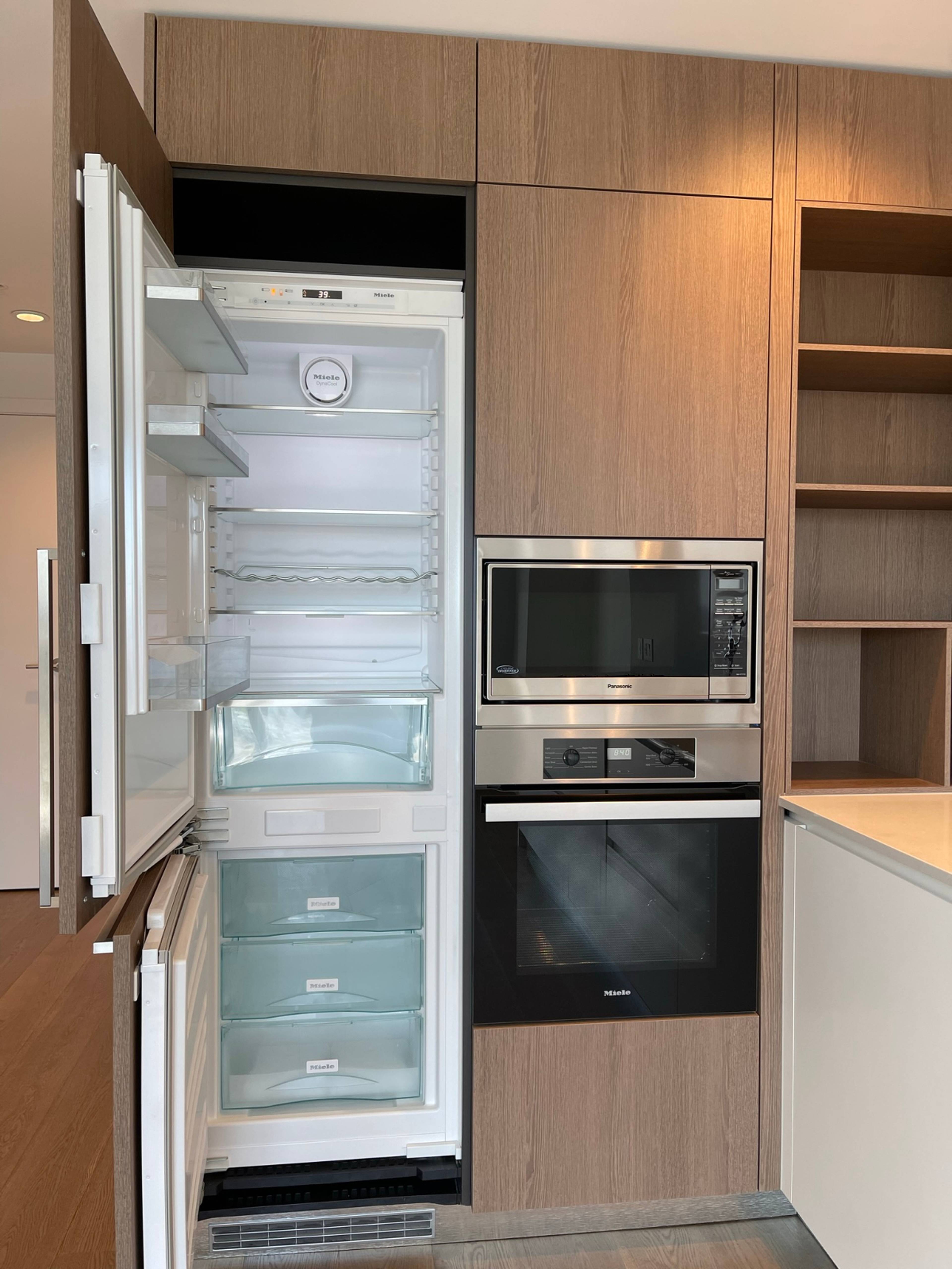 6000 McKay Ave, Burnaby, BC 1 Bedroom Apartment for Rent liv.rent