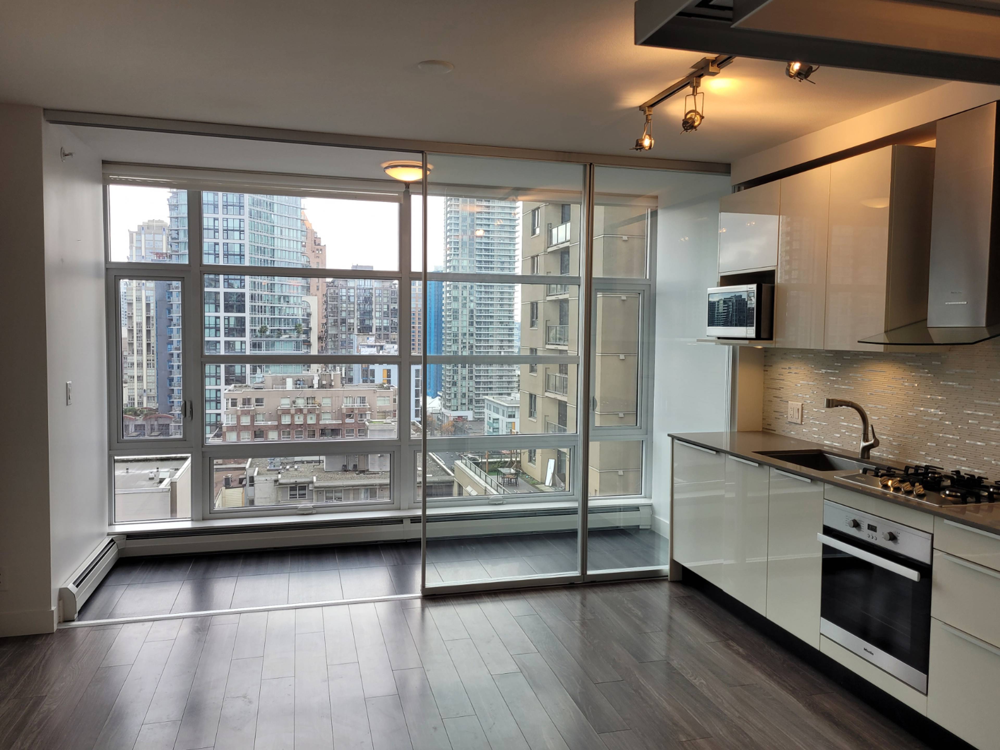 1283 Howe St, Vancouver, BC 1 Bedroom Apartment for Rent liv.rent