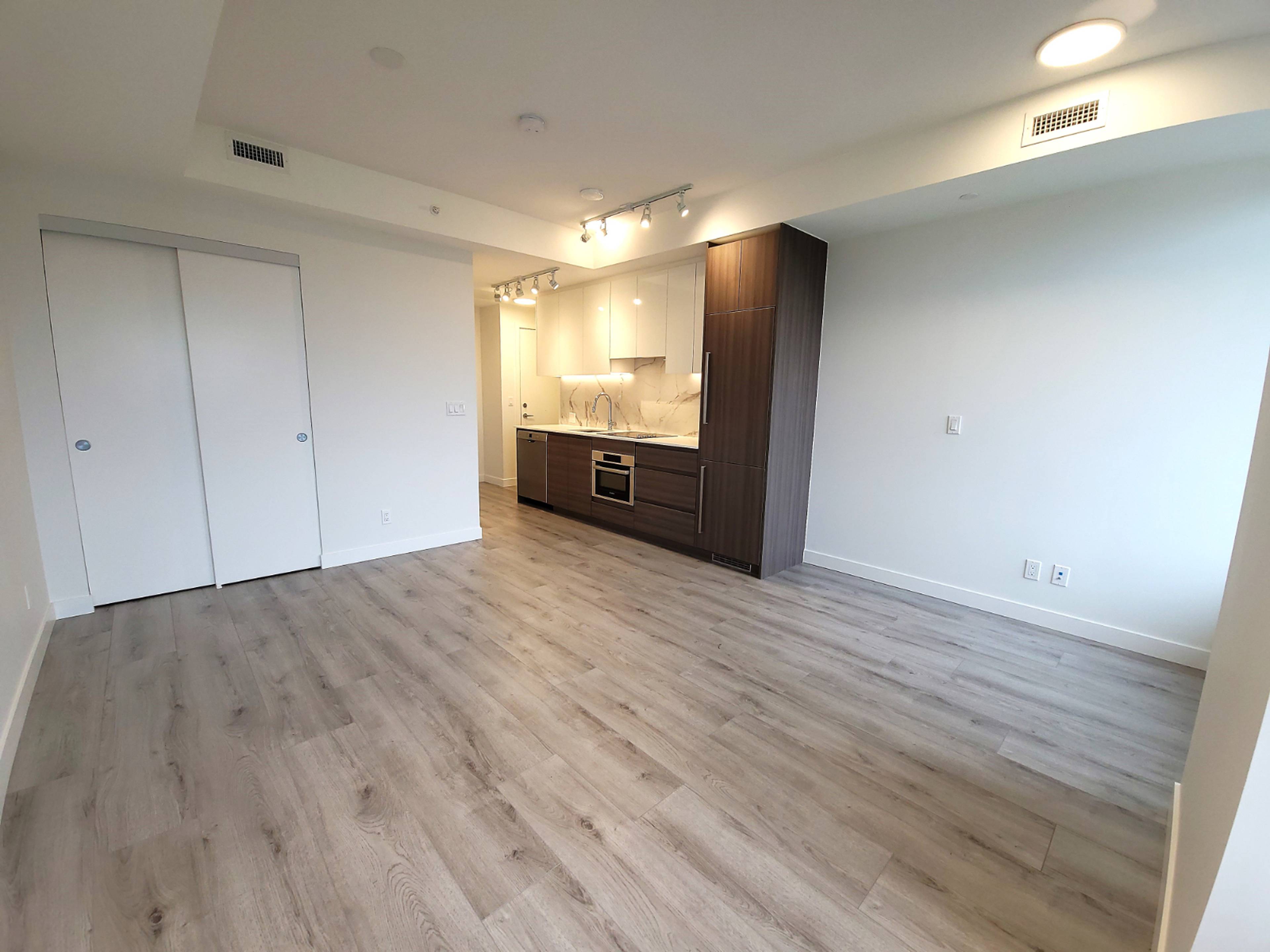 1507 10626 City Pkwy, Surrey, BC Studio Apartment for Rent liv.rent