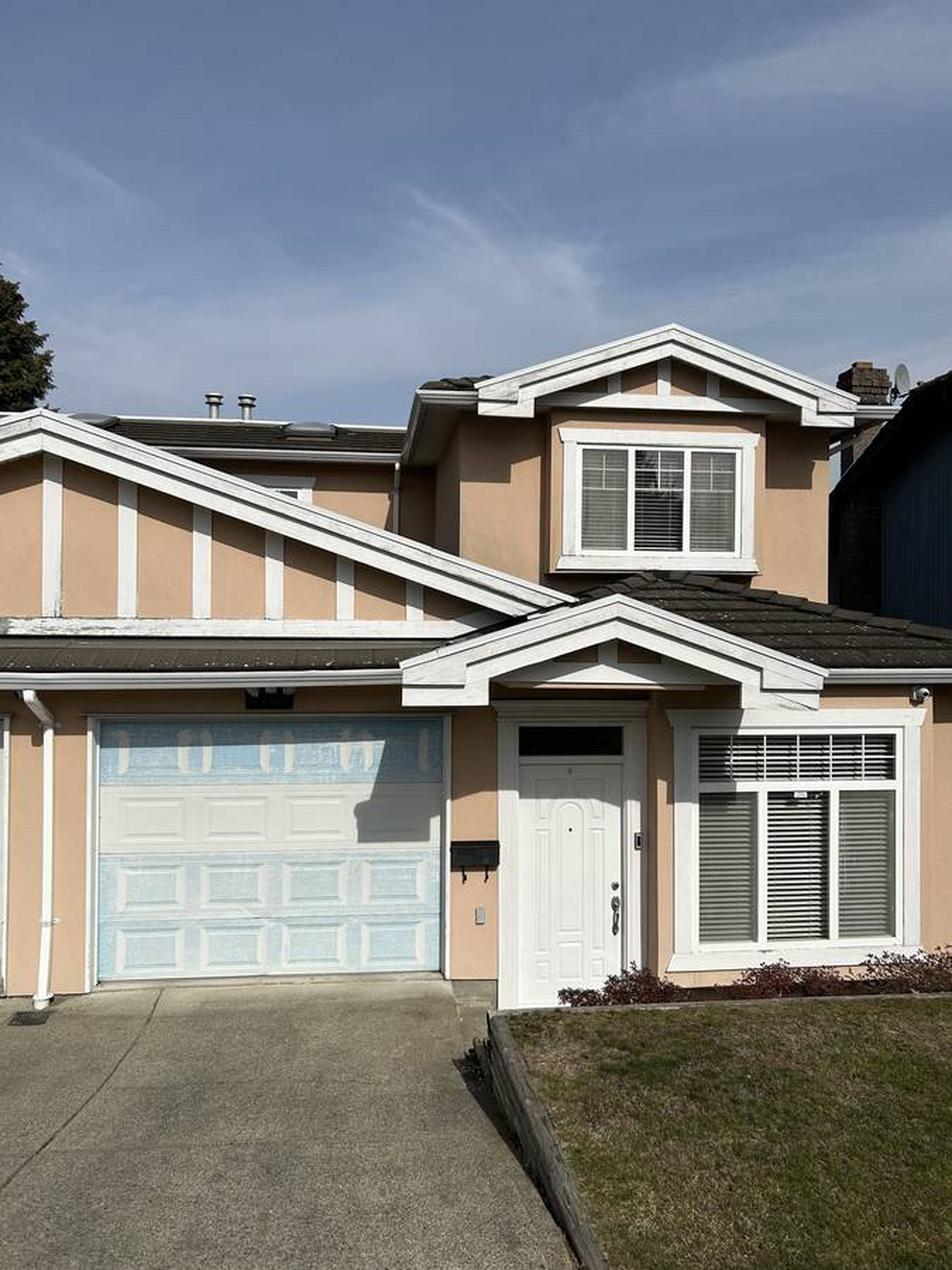 5755 Burns Pl, Burnaby, BC 4 Bedroom Townhouse for Rent liv.rent