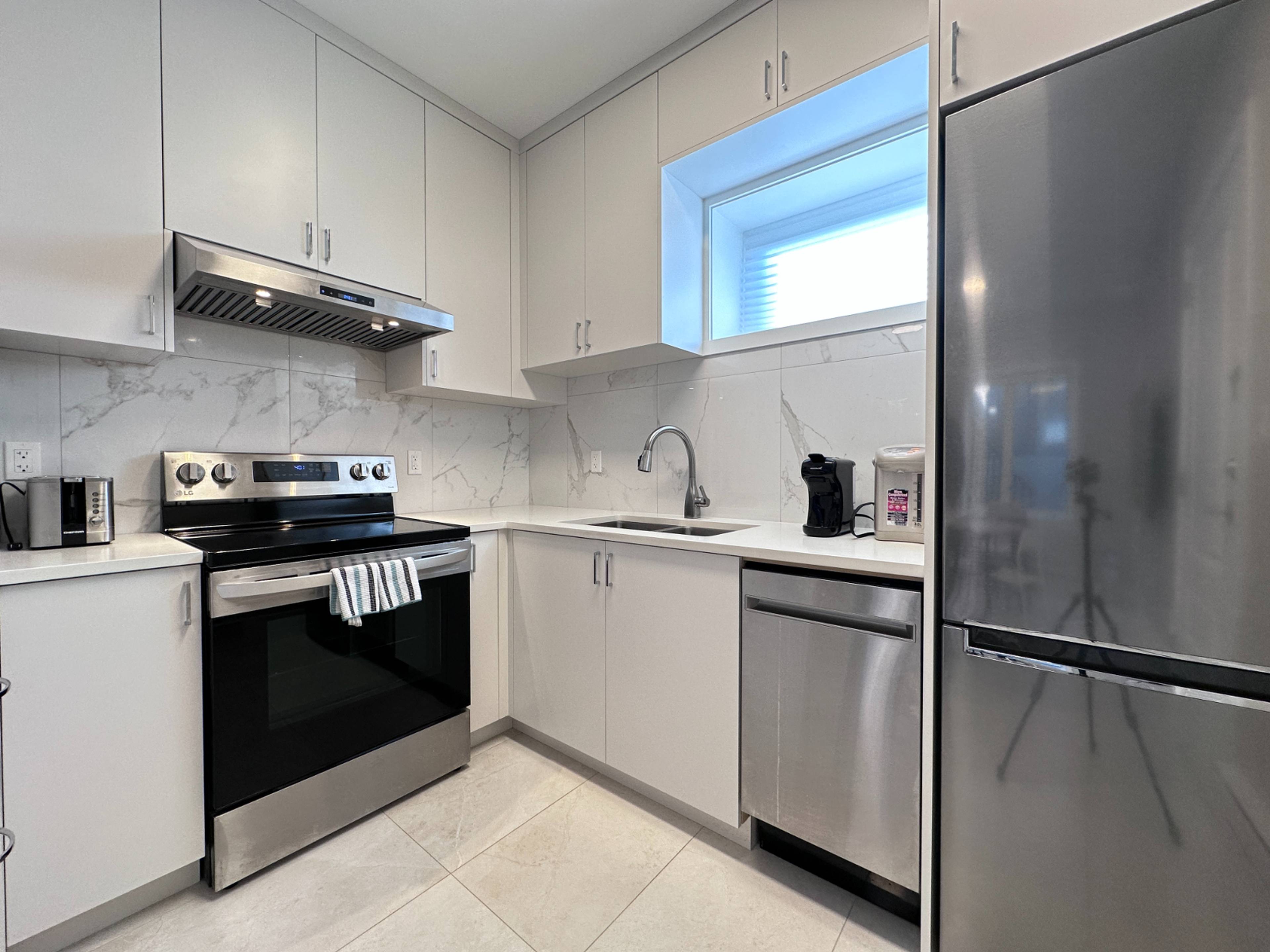 3 2445 W 10th Ave, Vancouver, BC 2 Bedroom House for Rent liv.rent