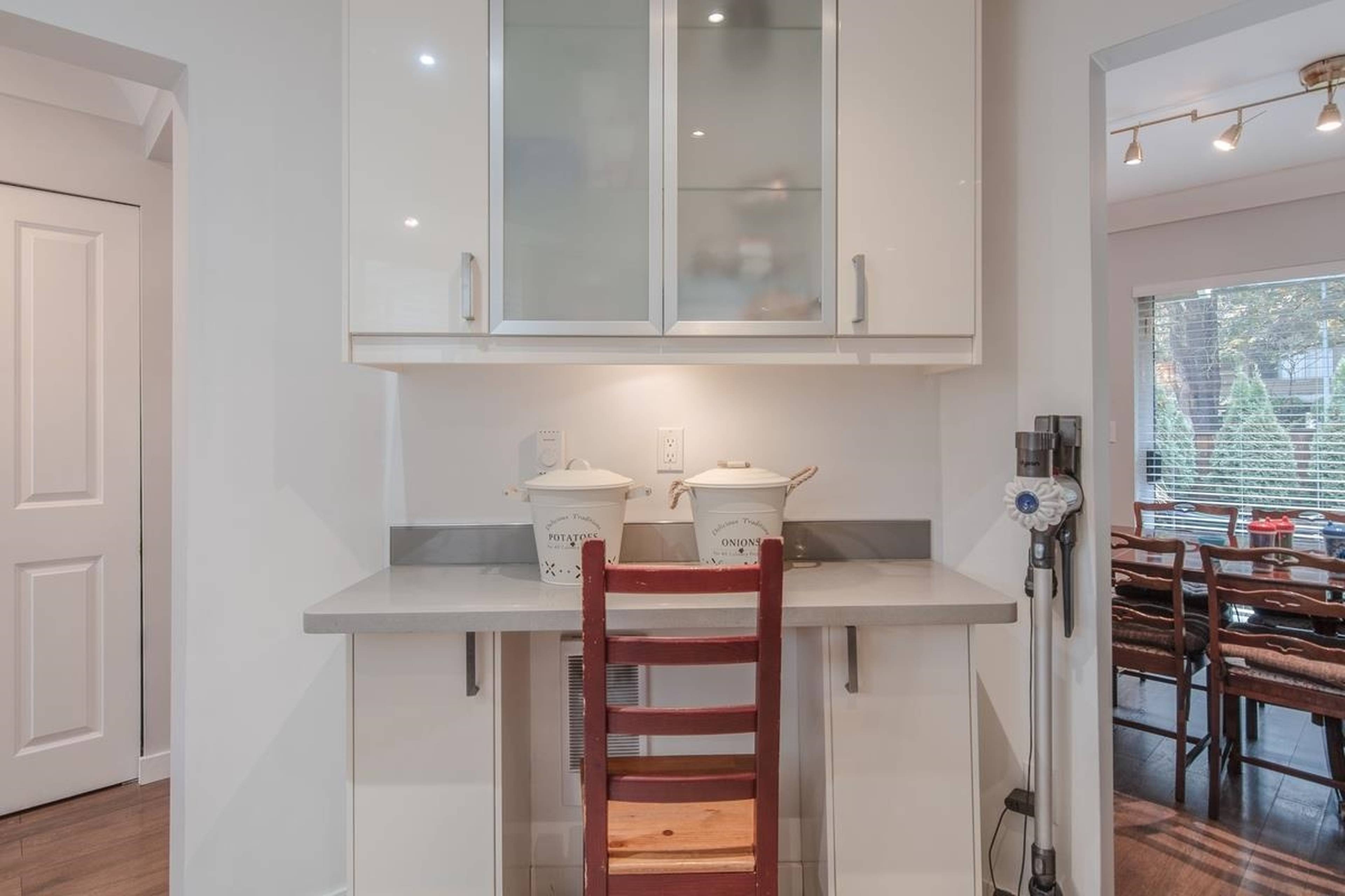 7400 Minoru Blvd, Richmond, BC Furnished Room for Rent liv.rent