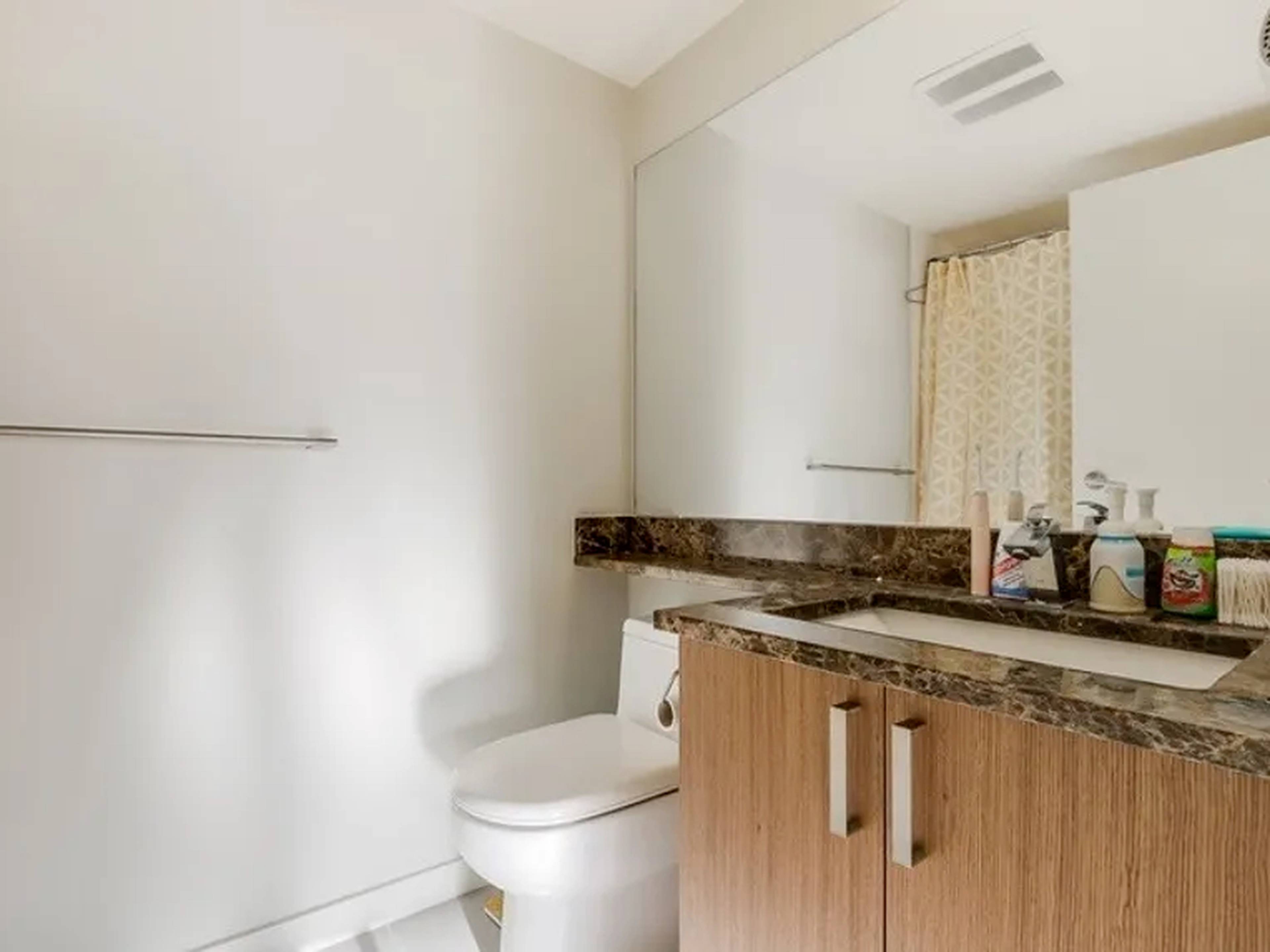 903 7117 Elmbridge Way, Richmond, BC 2 Bedroom Apartment for Rent