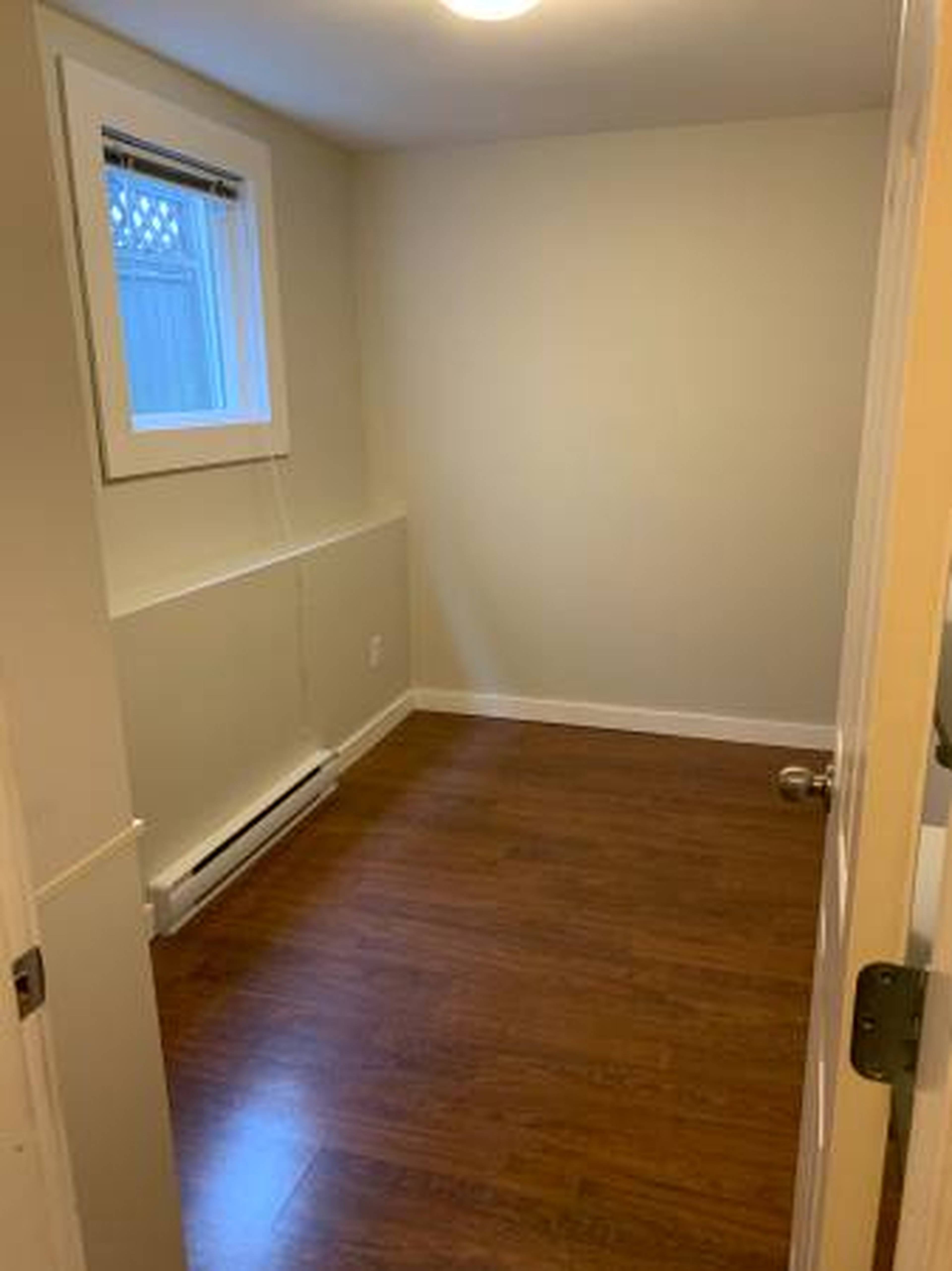 Basement Suite 2531 Fraser St, Vancouver, BC 1 Bedroom Room for