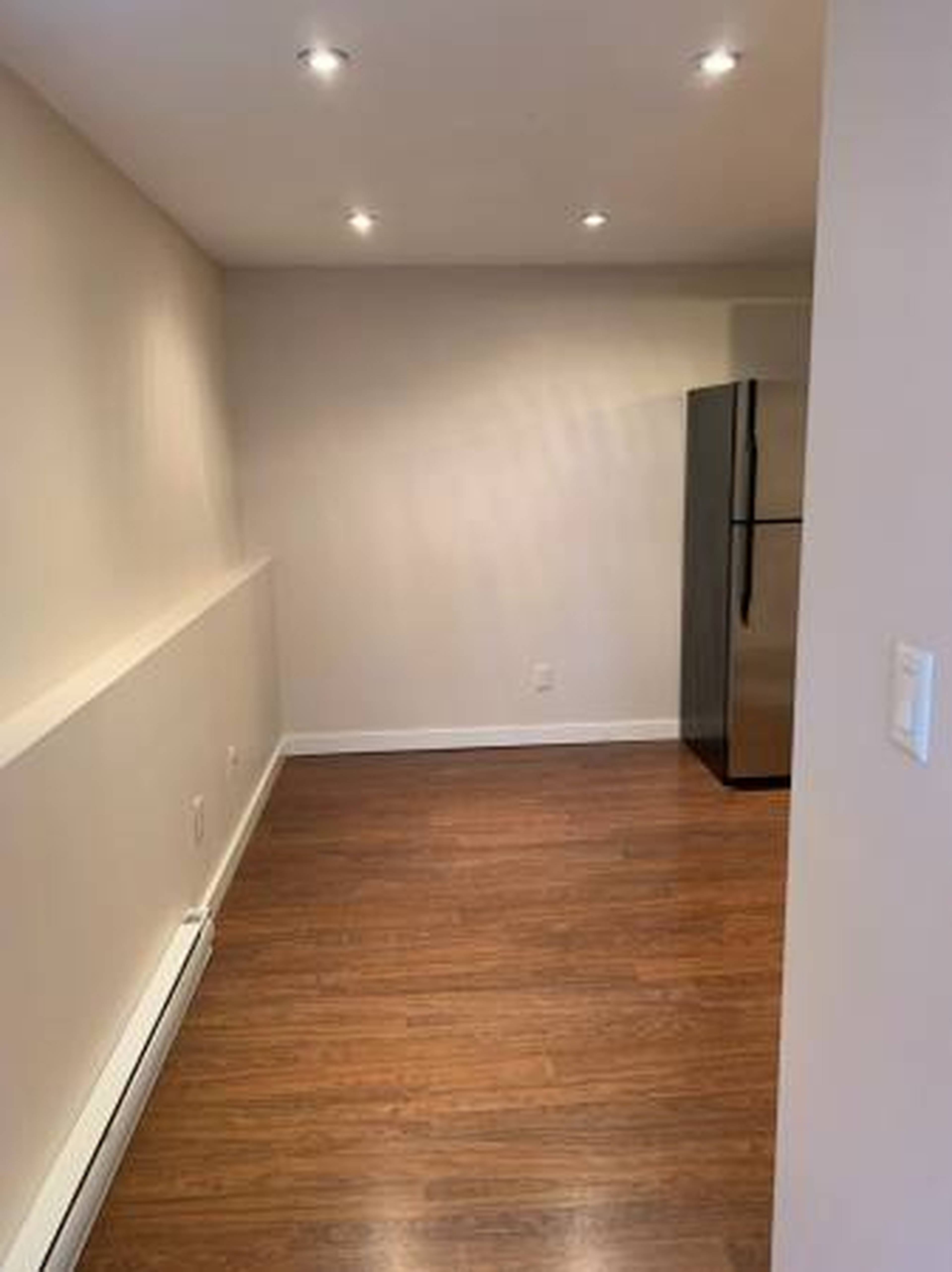 Basement Suite 2531 Fraser St, Vancouver, BC 1 Bedroom Room for