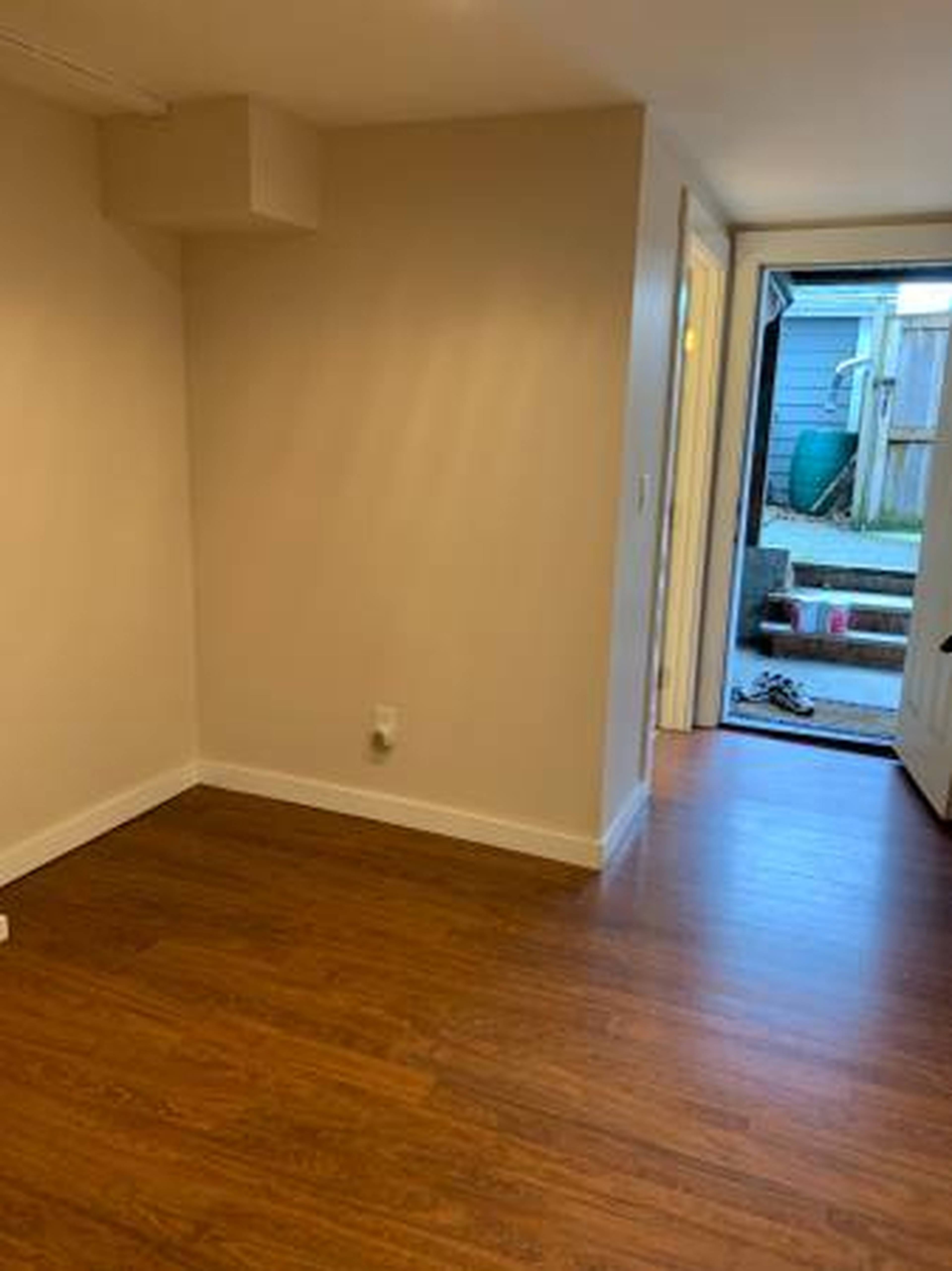 Basement Suite 2531 Fraser St, Vancouver, BC 1 Bedroom Room for