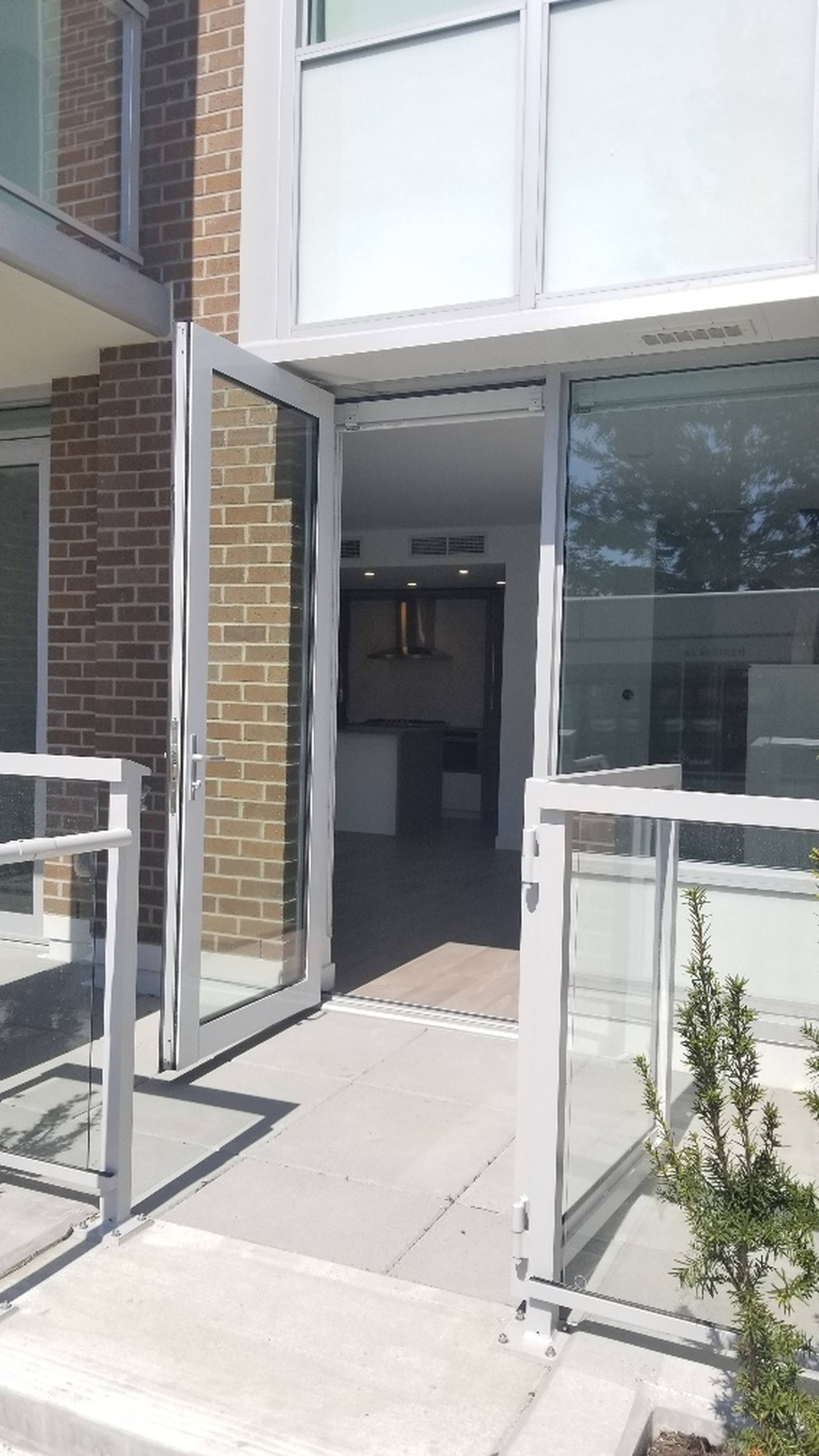 15165 Thrift Ave, White Rock, BC 2 Bedroom Apartment for Rent liv.rent