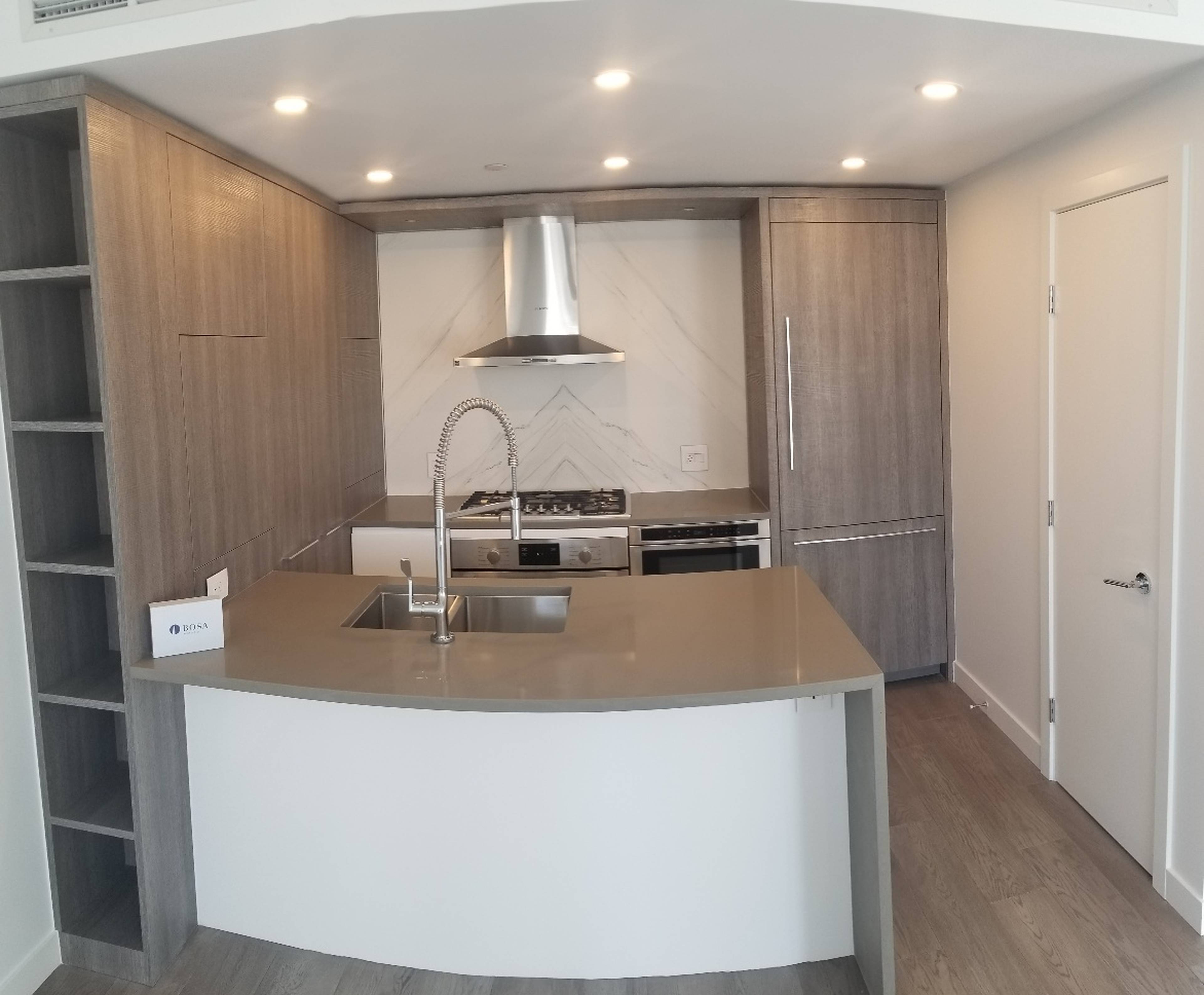 15165 Thrift Ave, White Rock, BC 2 Bedroom Apartment for Rent liv.rent