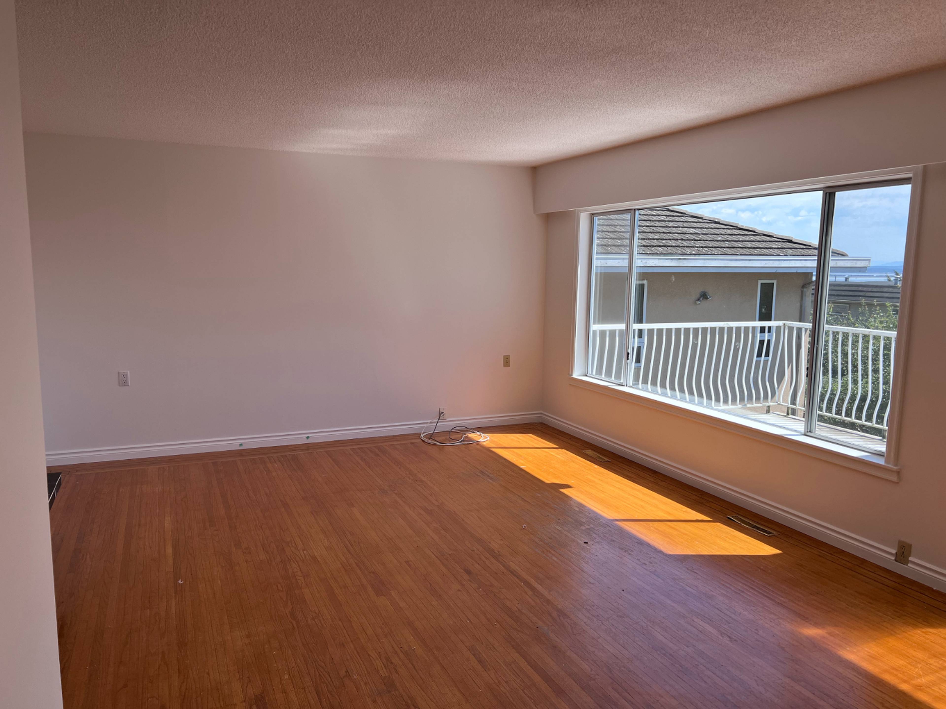 14274 Magdalen Ave, White Rock, BC 3 Bedroom House for Rent liv.rent