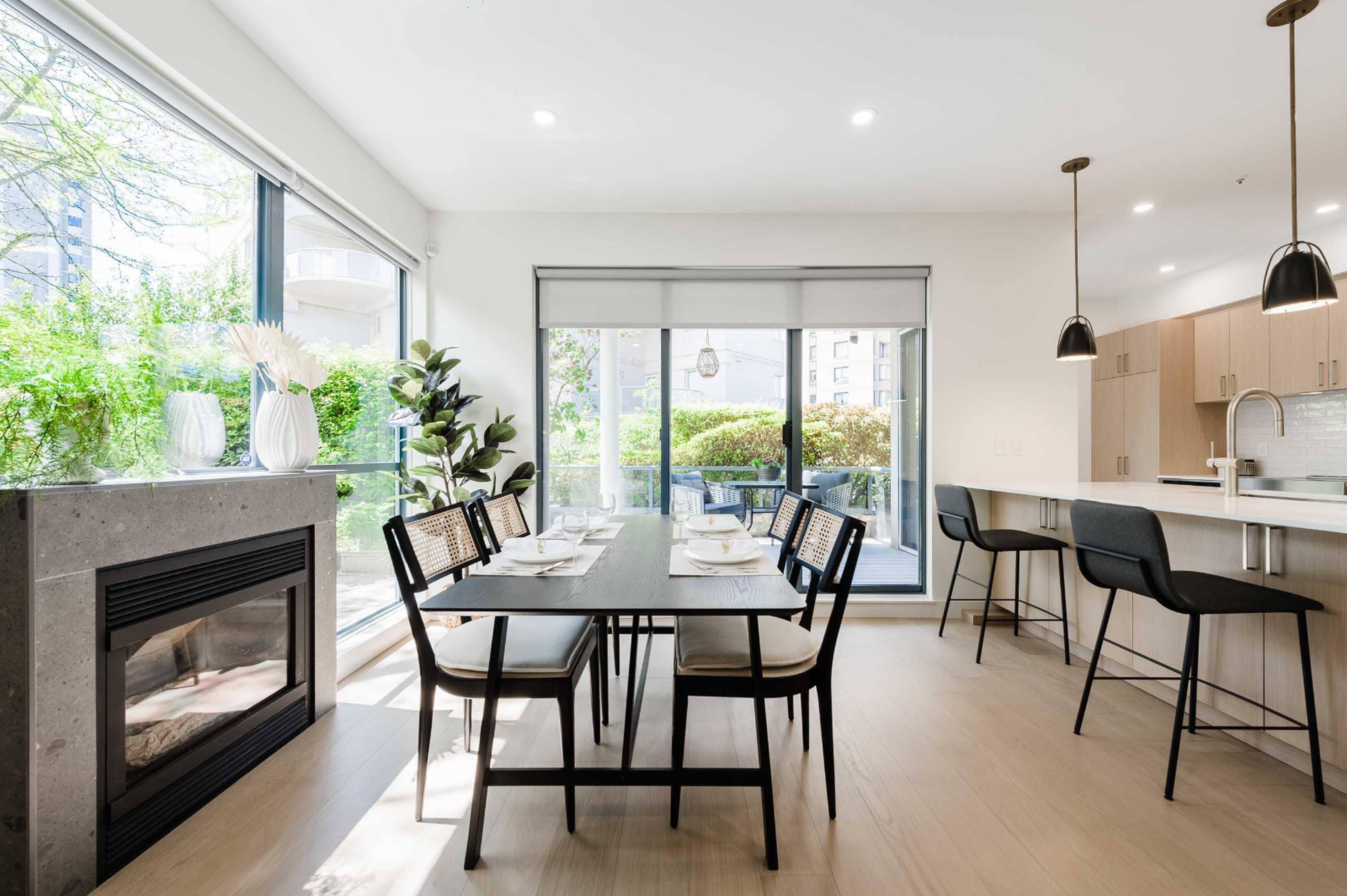 2242 Marine Drive, West Vancouver, BC 2 Bedroom Apartment for Rent liv.rent