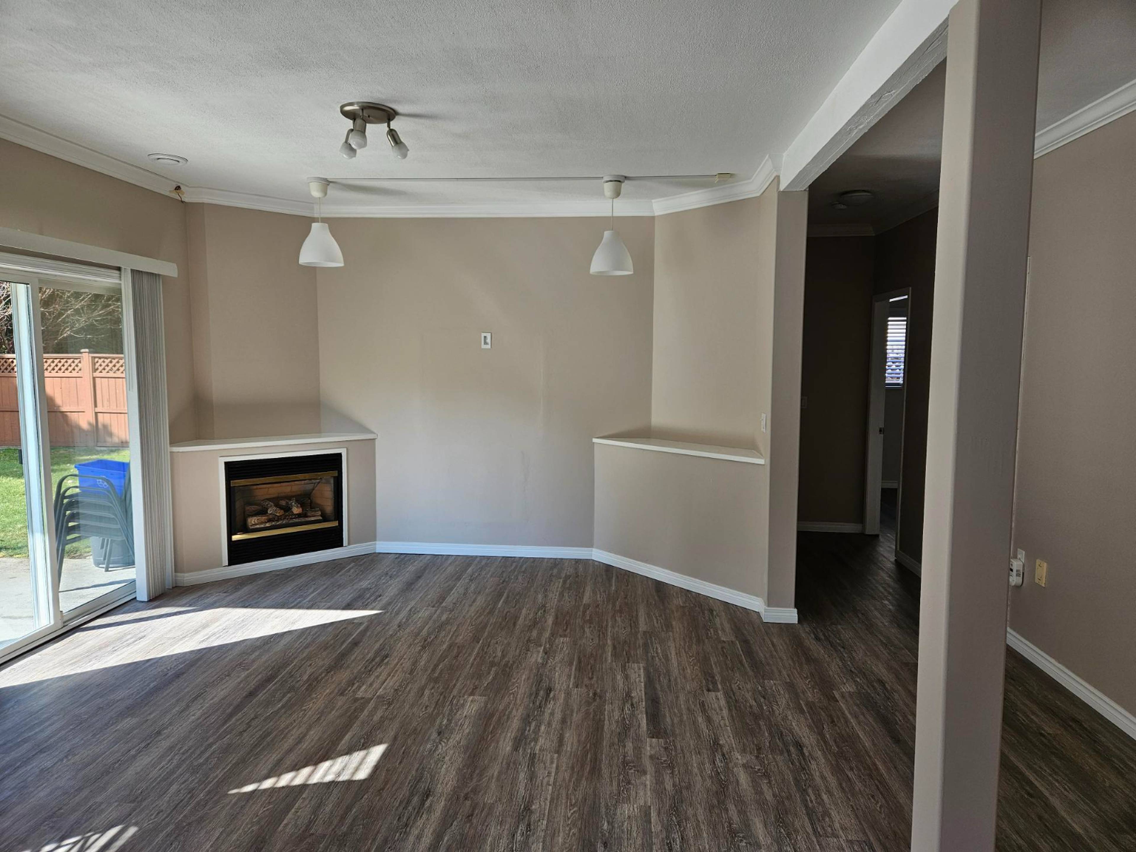 115 Ave, Maple Ridge, BC 2 Bedroom Room for Rent liv.rent