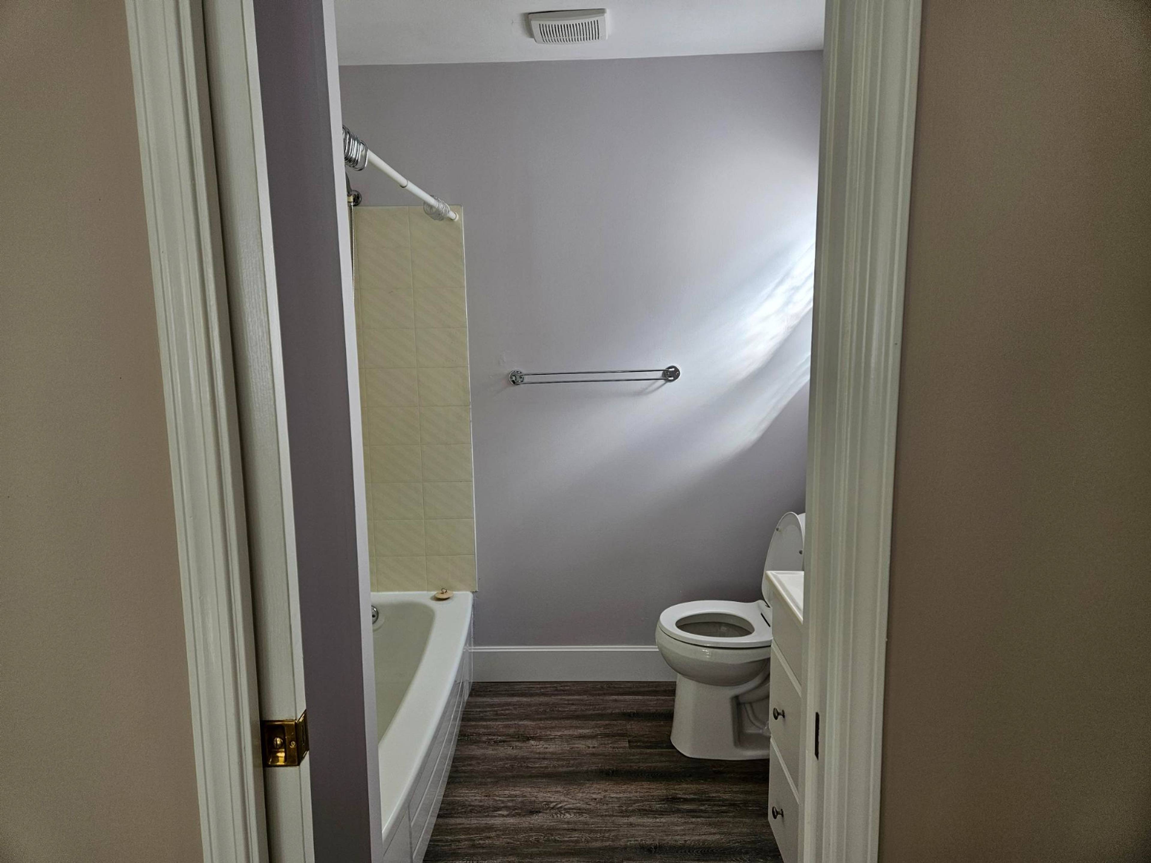 115 Ave, Maple Ridge, BC 2 Bedroom Room for Rent liv.rent