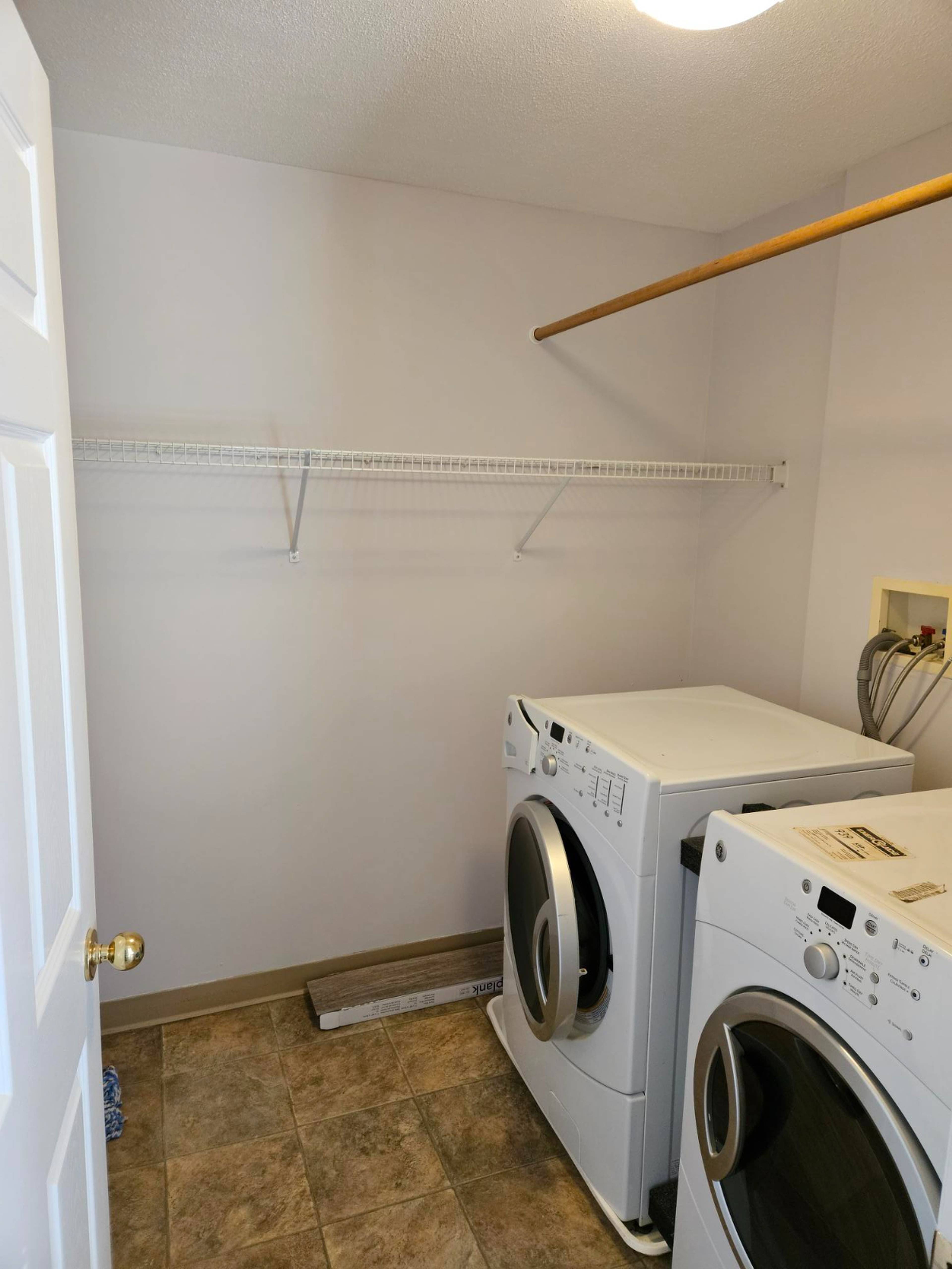 115 Ave, Maple Ridge, BC 2 Bedroom Room for Rent liv.rent