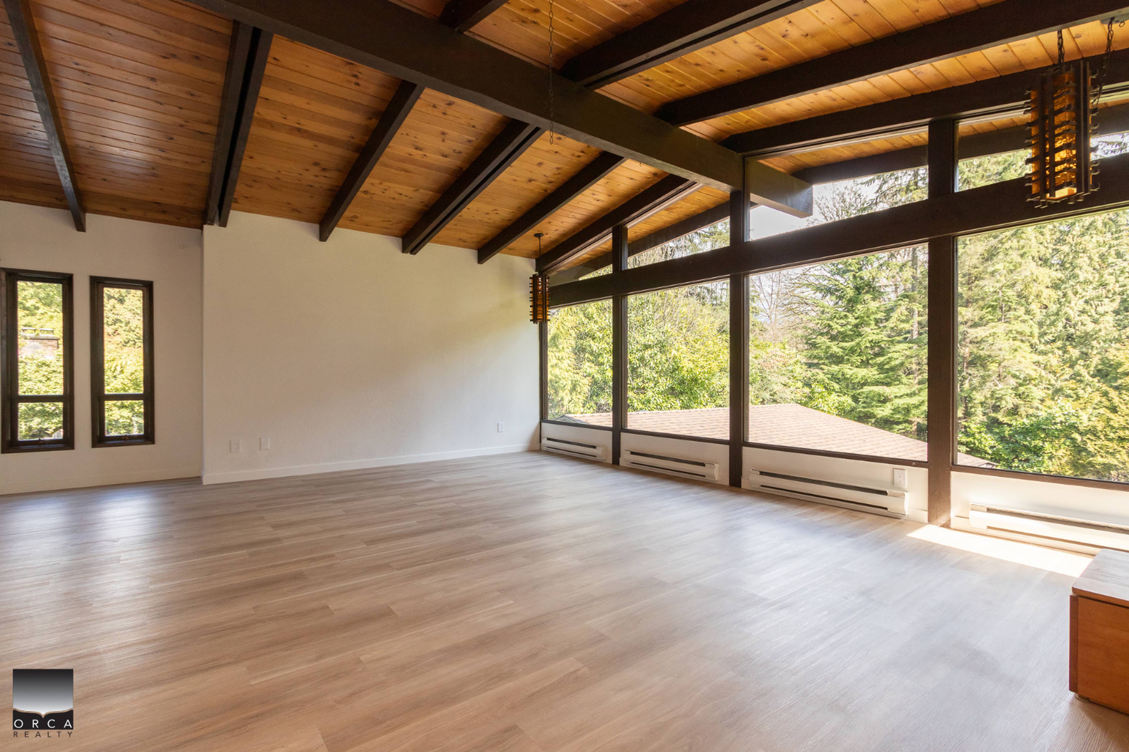 737 Burley Dr, West Vancouver, BC 3 Bedroom House for Rent liv.rent