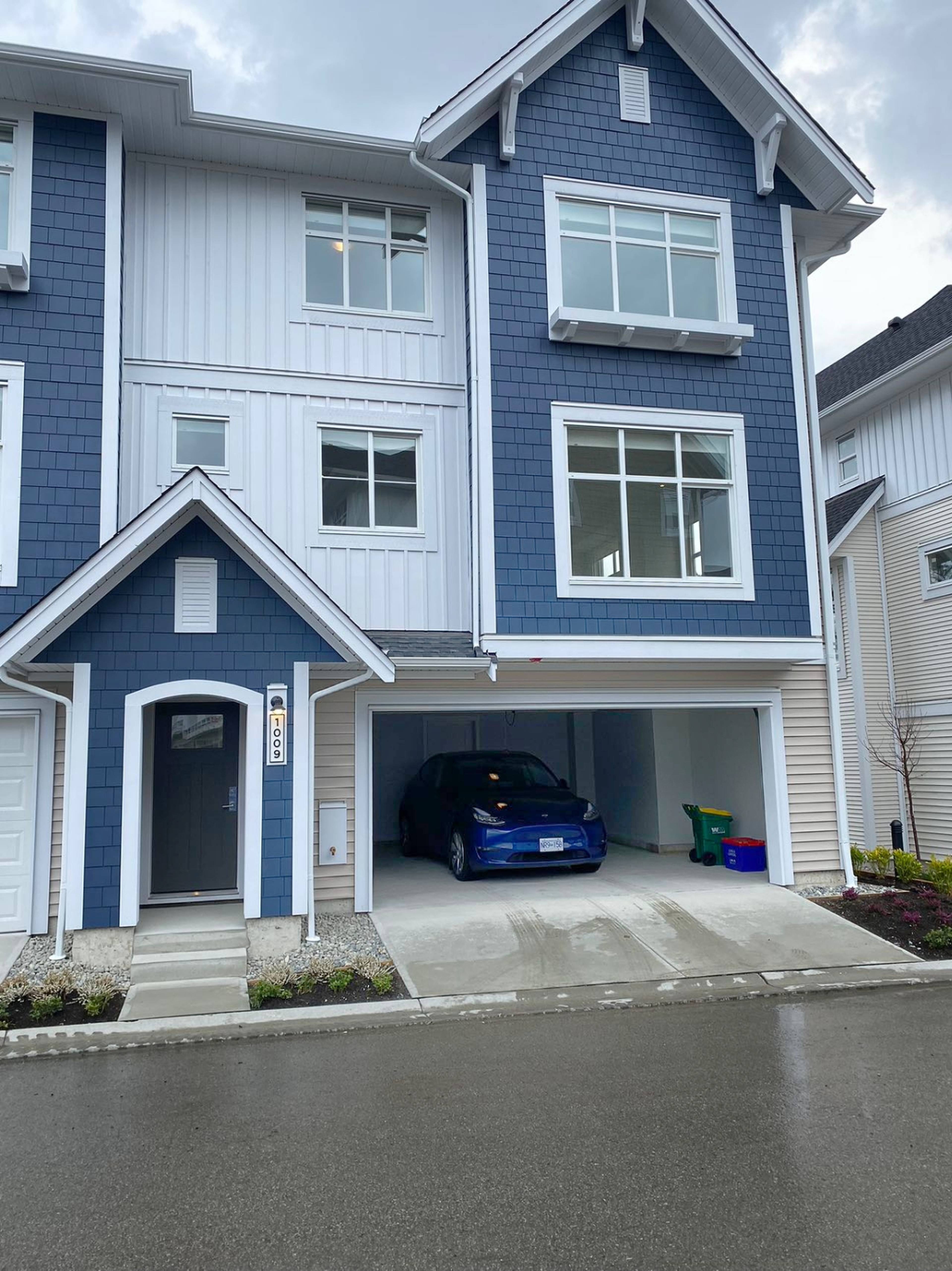 1009 11280 Pazarena Pl, Maple Ridge, BC 3 Bedroom Townhouse for