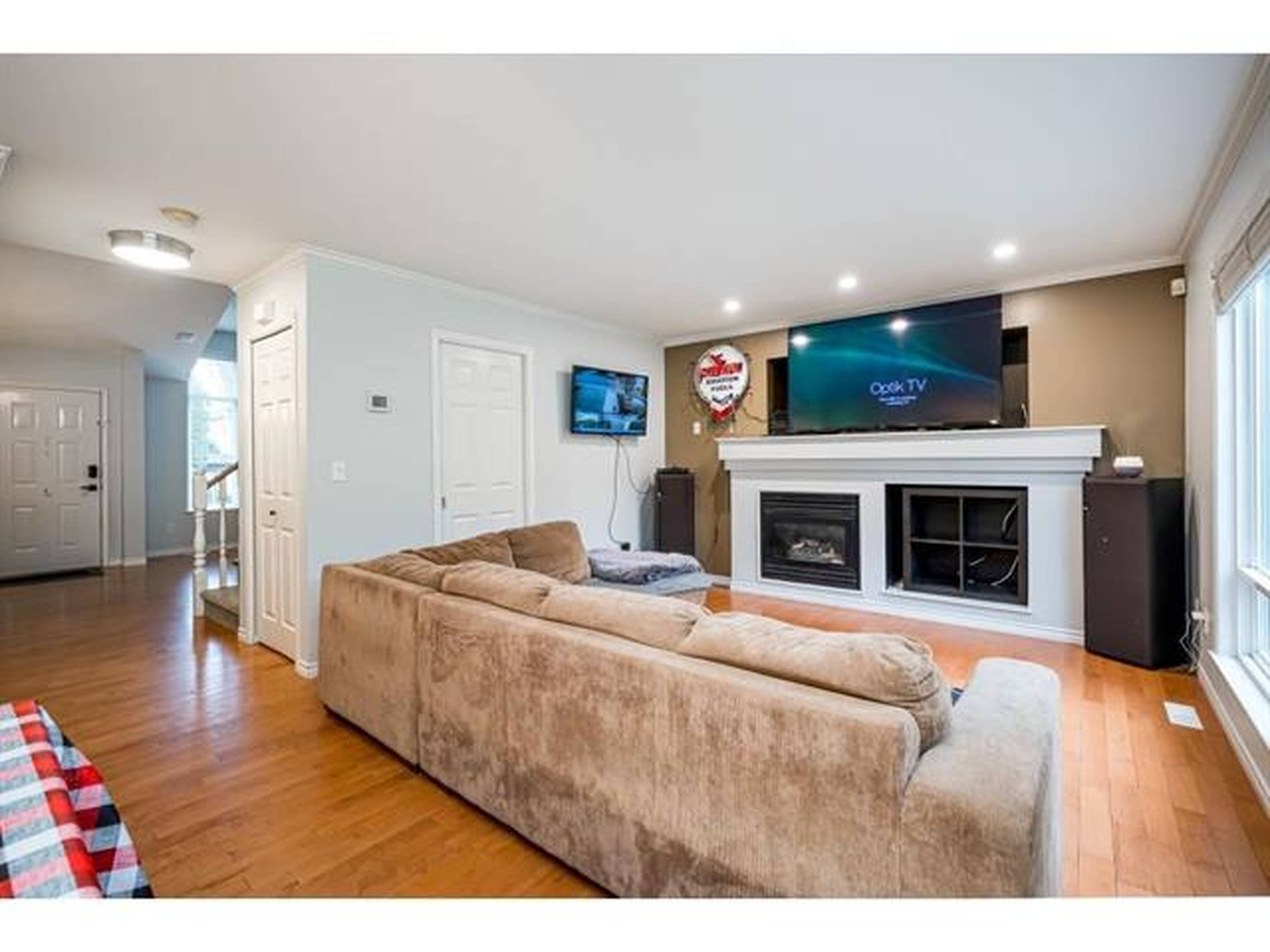 9412 203 St, Langley, BC 4 Bedroom House for Rent liv.rent
