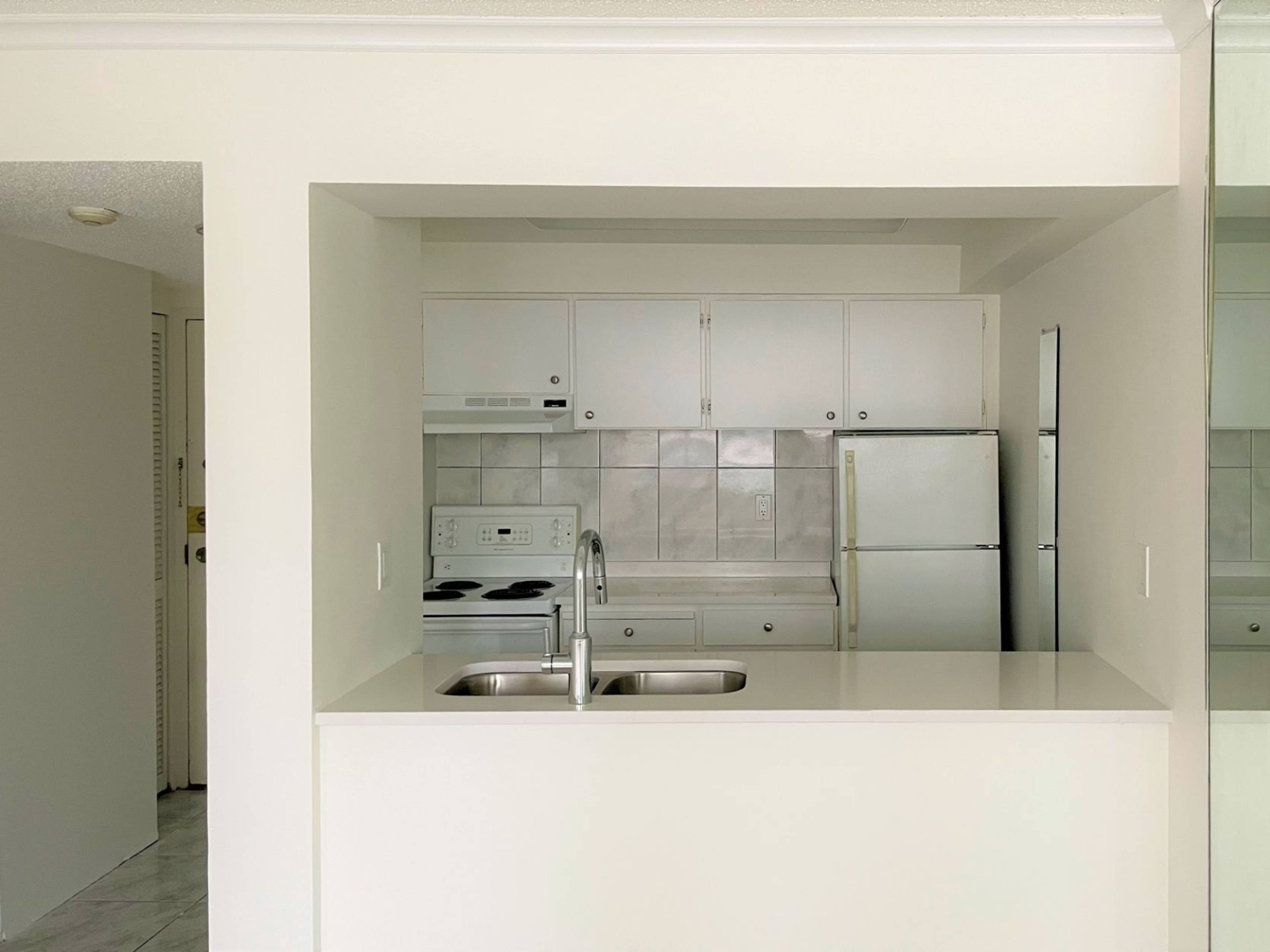 1270 Robson St, Vancouver, BC 1 Bedroom Apartment for Rent liv.rent