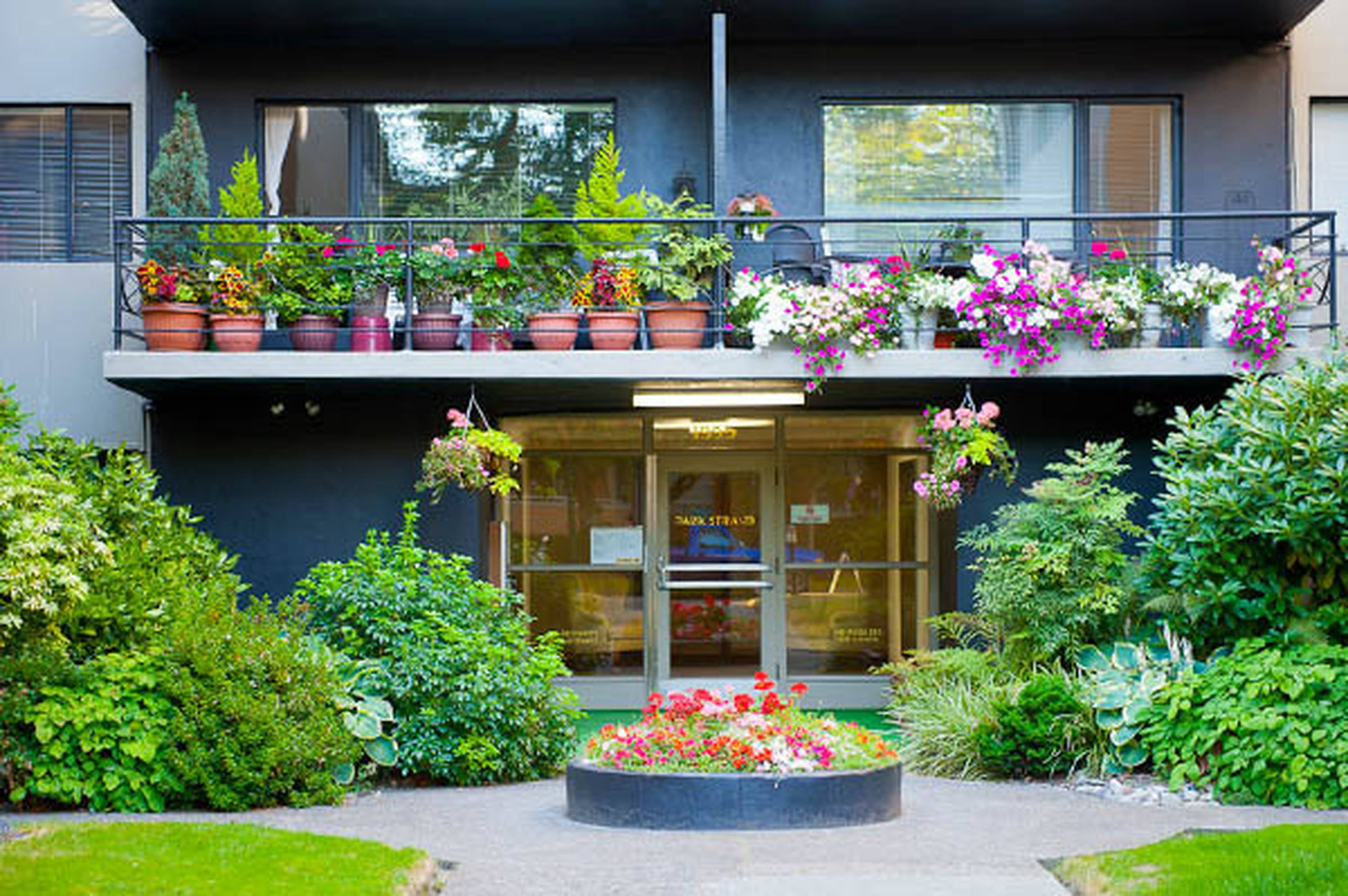 1999 Nelson St, Vancouver, BC 1 Bedroom Apartment for Rent liv.rent