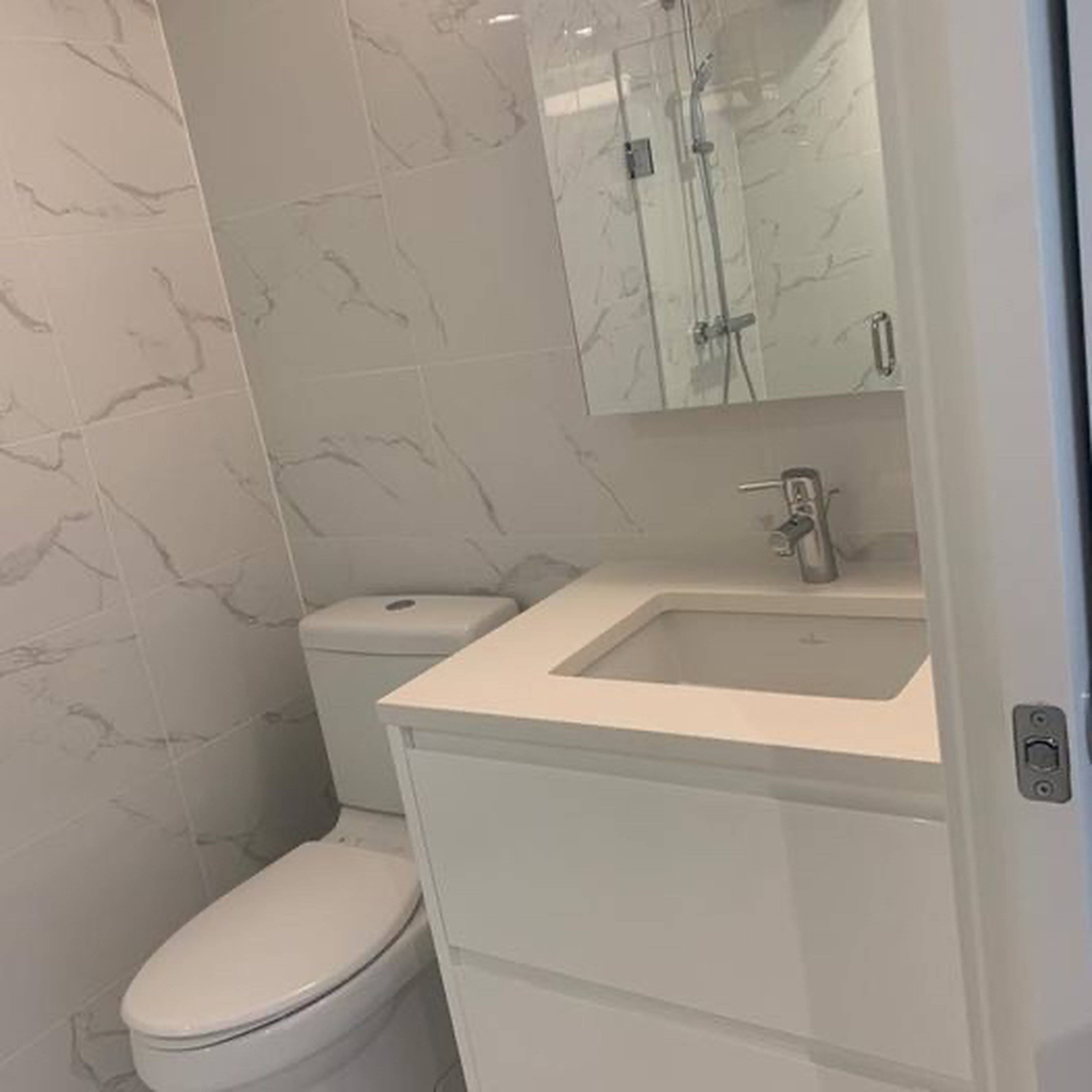 8188 Fraser St, Vancouver, BC 1 Bedroom Apartment for Rent liv.rent