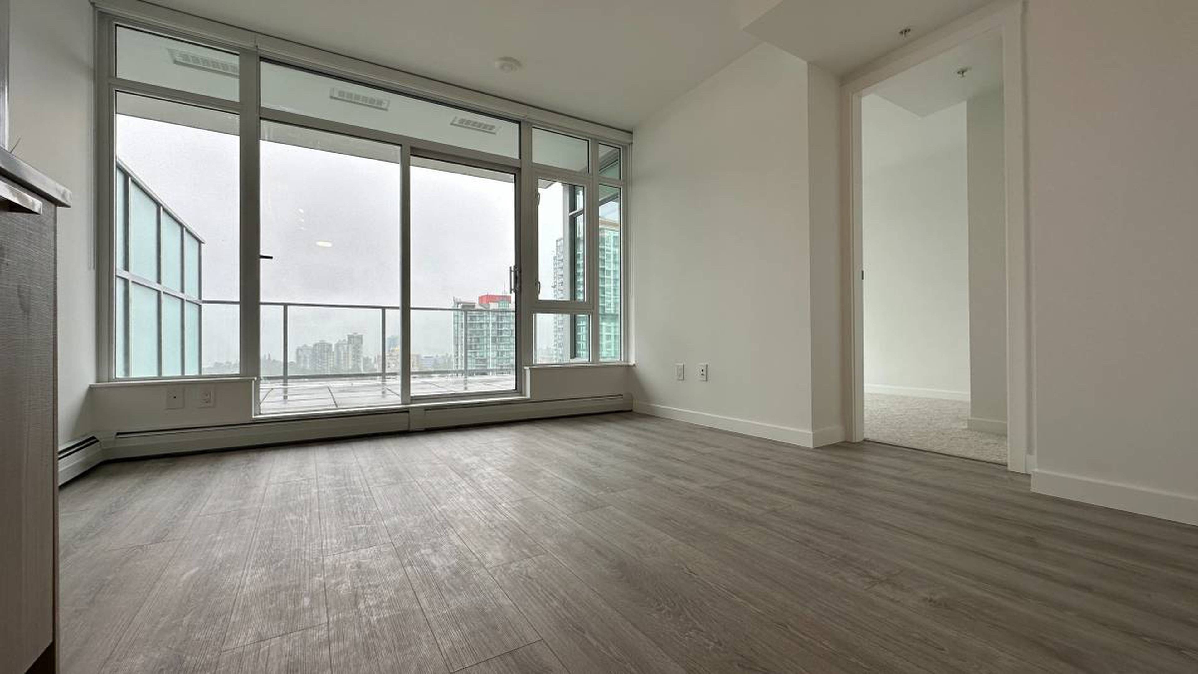 3007 13350 Central Ave, Surrey, BC 1 Bedroom Apartment for Rent