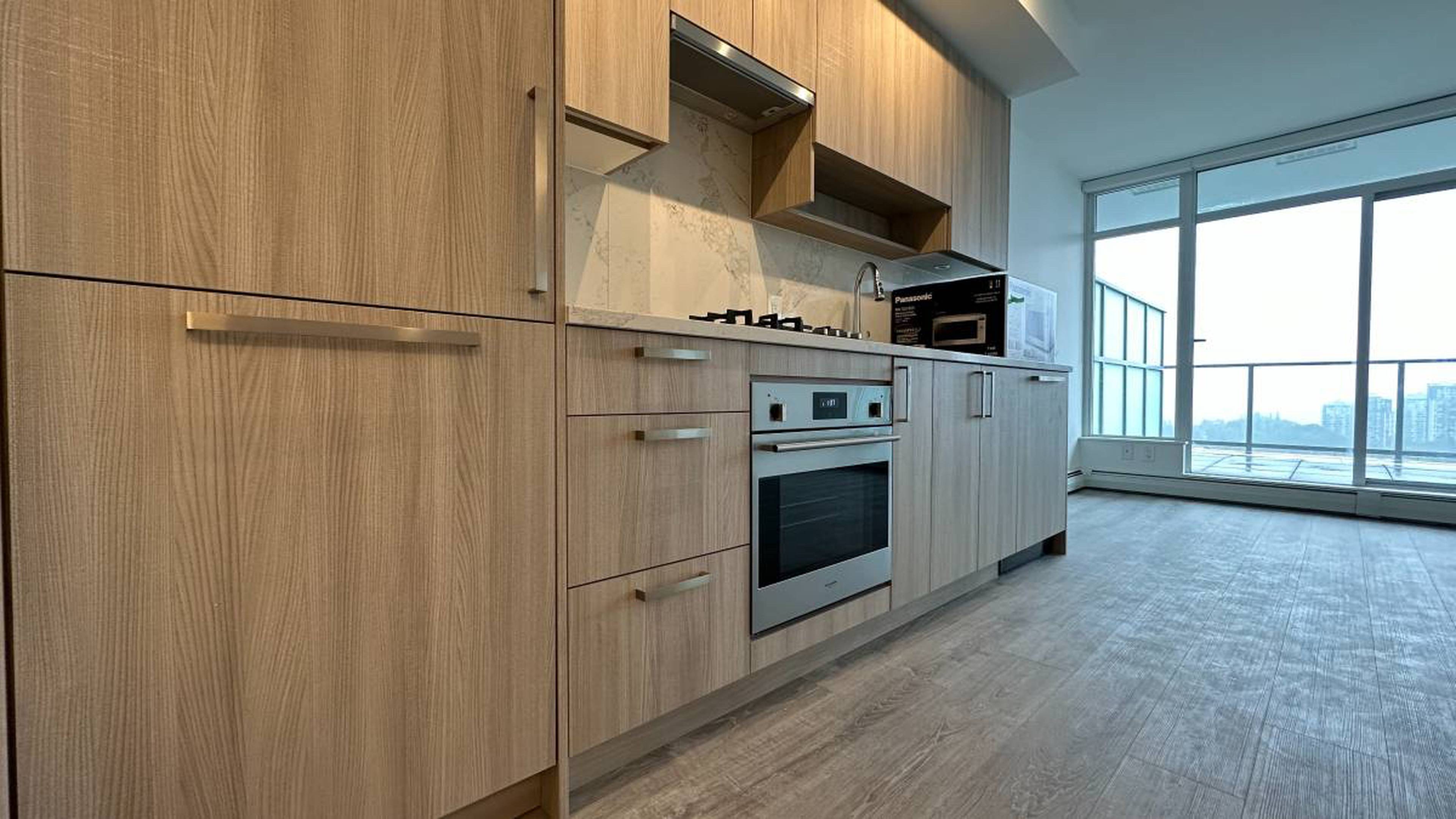 3007 13350 Central Ave, Surrey, BC 1 Bedroom Apartment for Rent