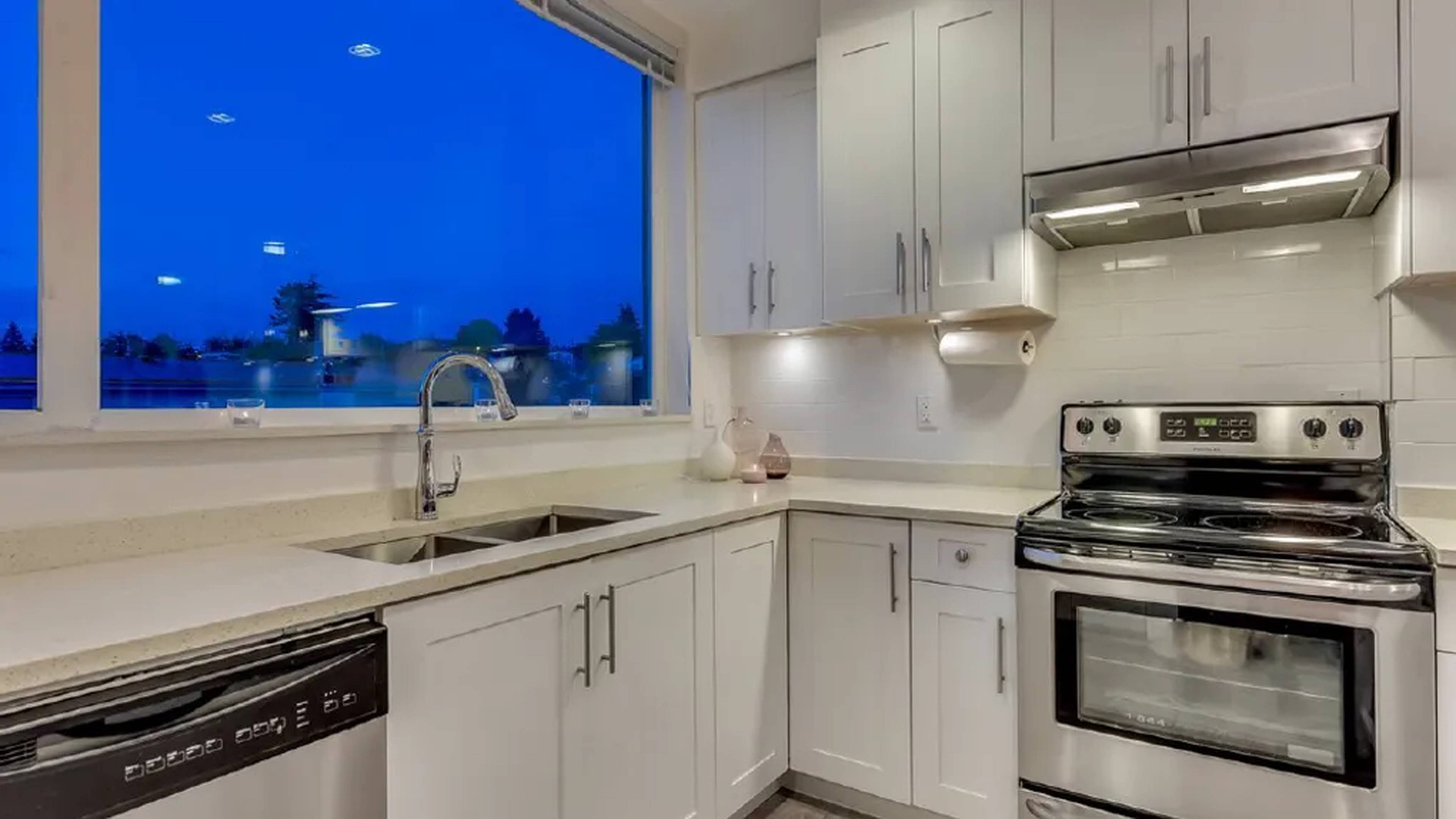 2 2298 Galt St, Vancouver, BC 3 Bedroom Townhouse for Rent liv.rent