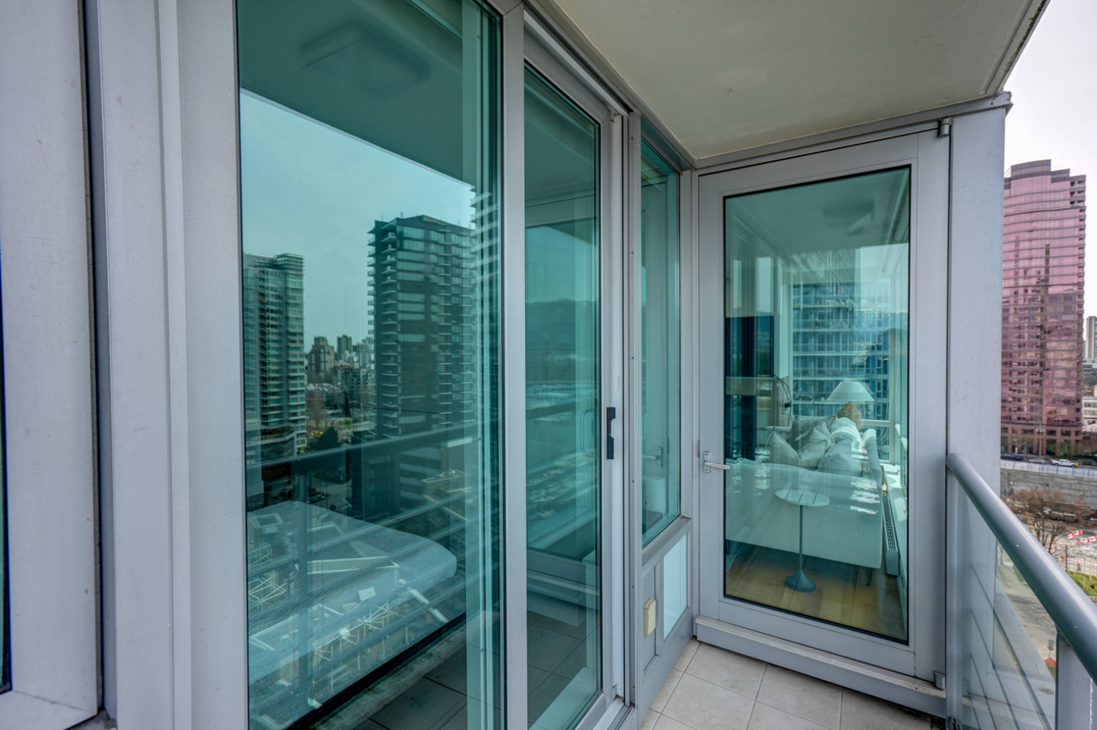 590 Nicola St 15