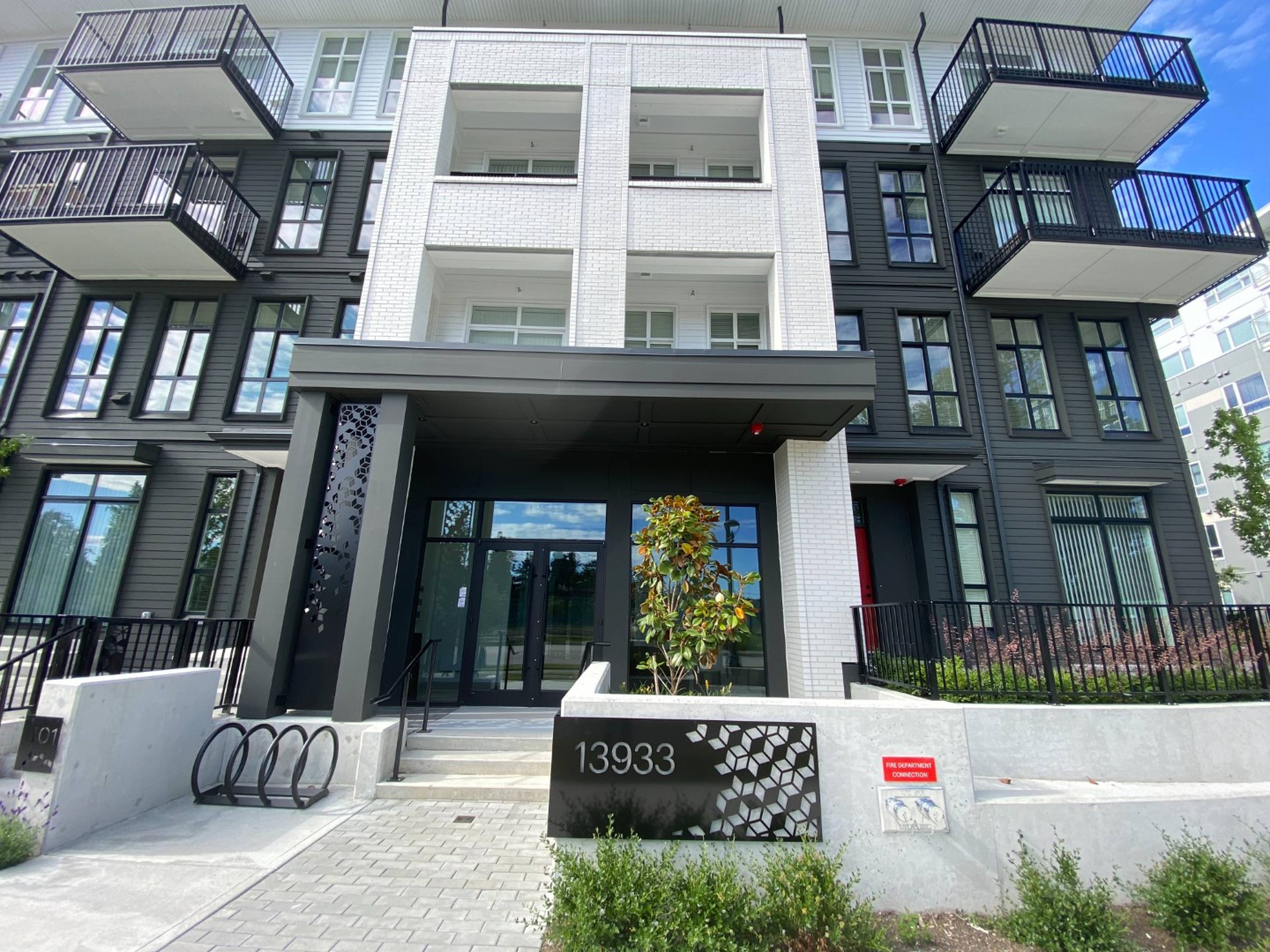13933 105 Blvd, Surrey, BC 1 Bedroom Apartment for Rent liv.rent