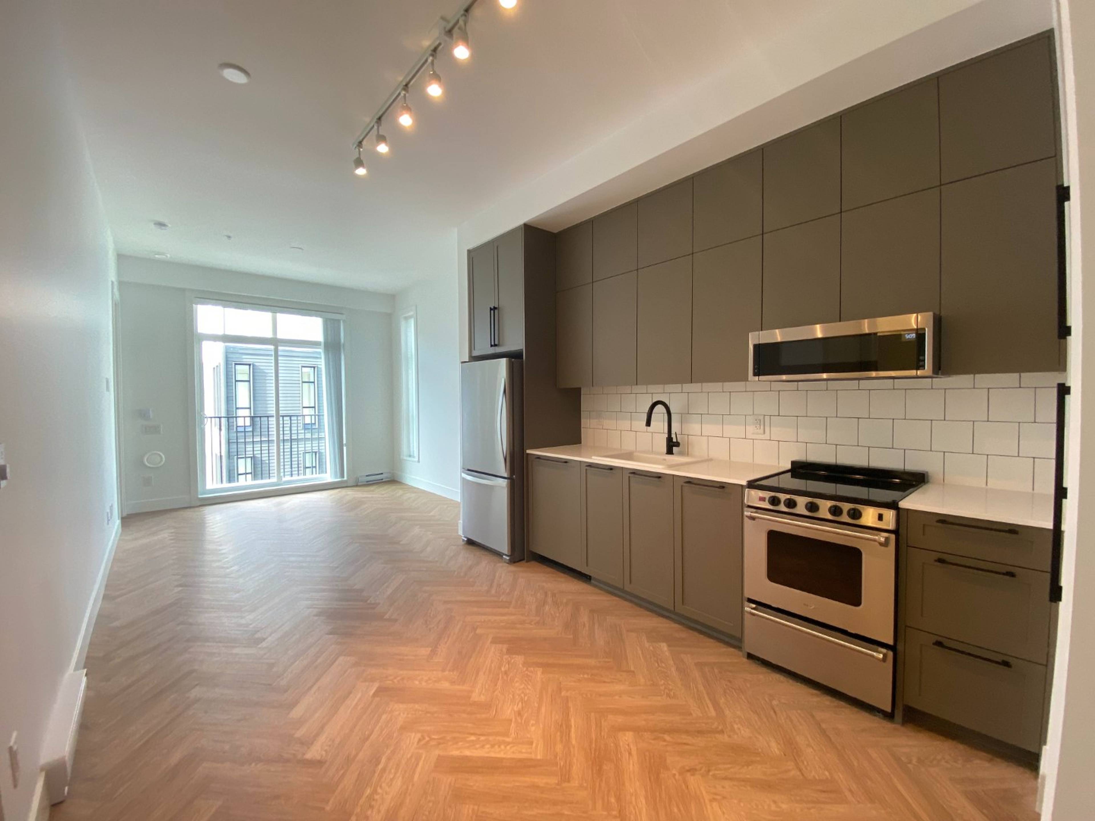 13933 105 Blvd, Surrey, BC 1 Bedroom Apartment for Rent liv.rent