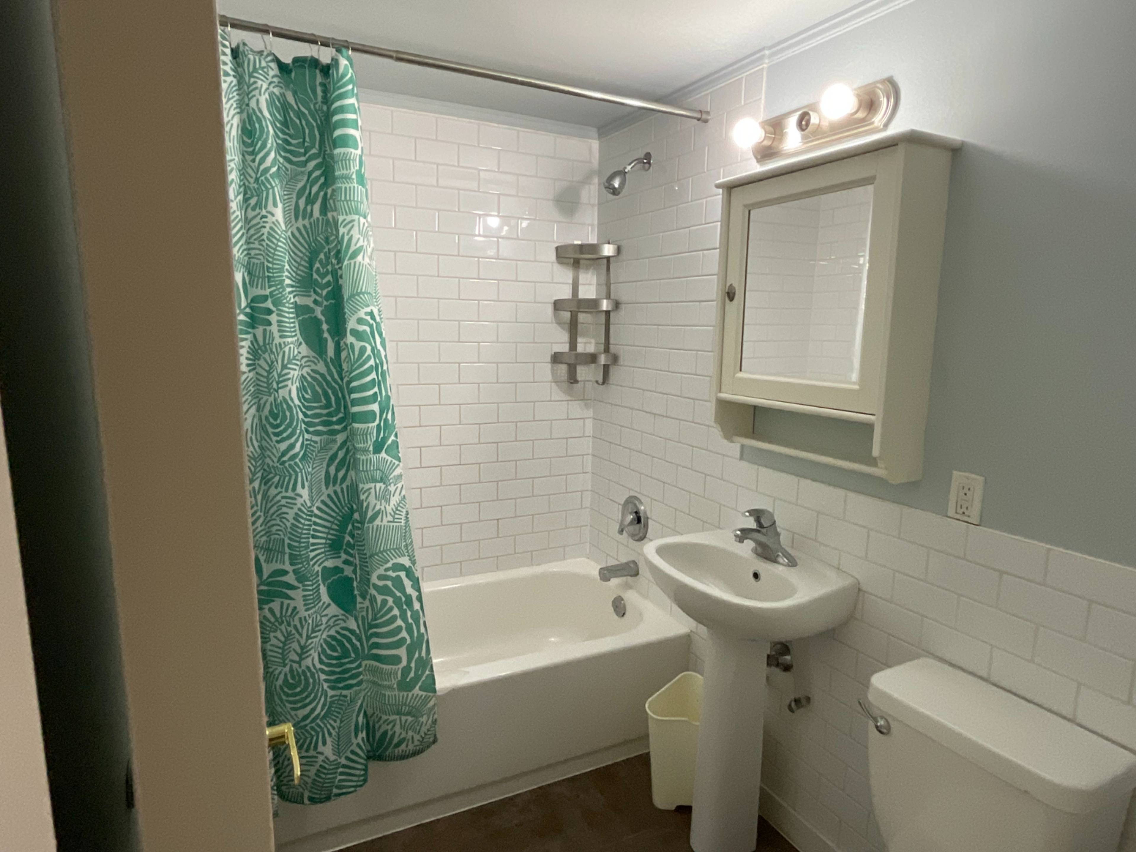 210 1999 Nelson St, Vancouver, BC Studio Apartment for Rent liv.rent