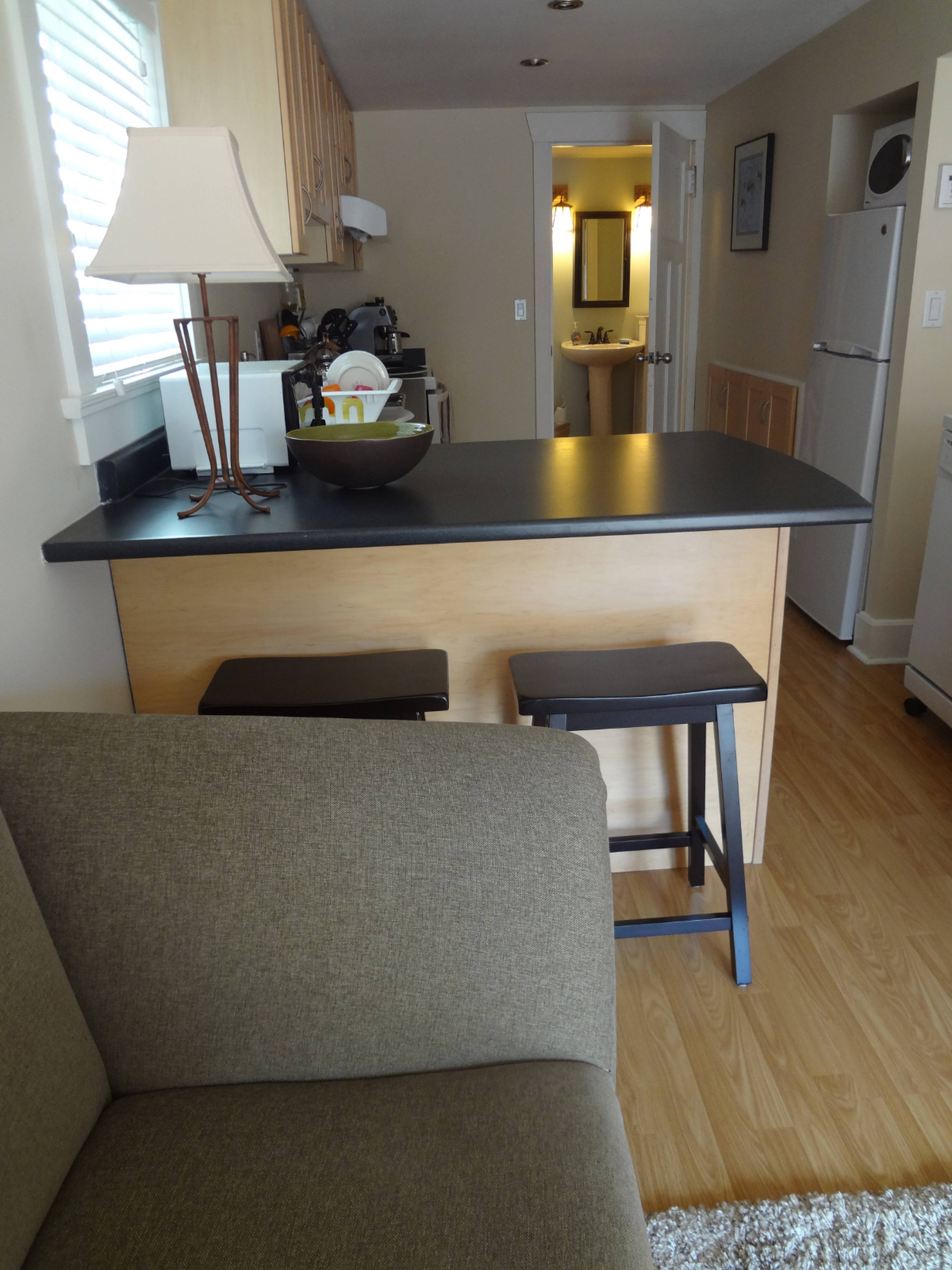 2609 W 10th Ave. 2609 W 10th Ave, Vancouver, BC 1 Bedroom Apartment