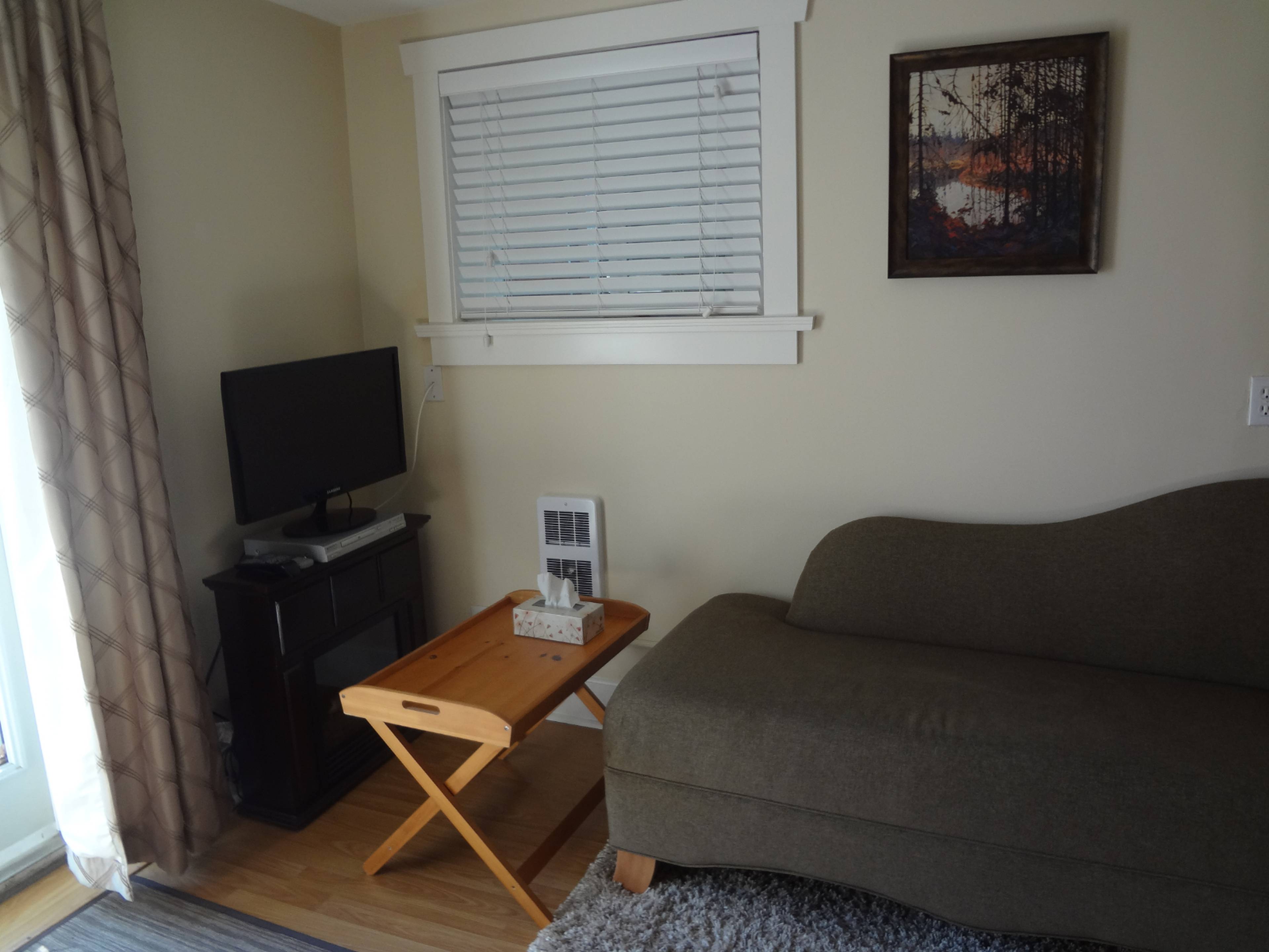 2609 W 10th Ave. 2609 W 10th Ave, Vancouver, BC 1 Bedroom Apartment