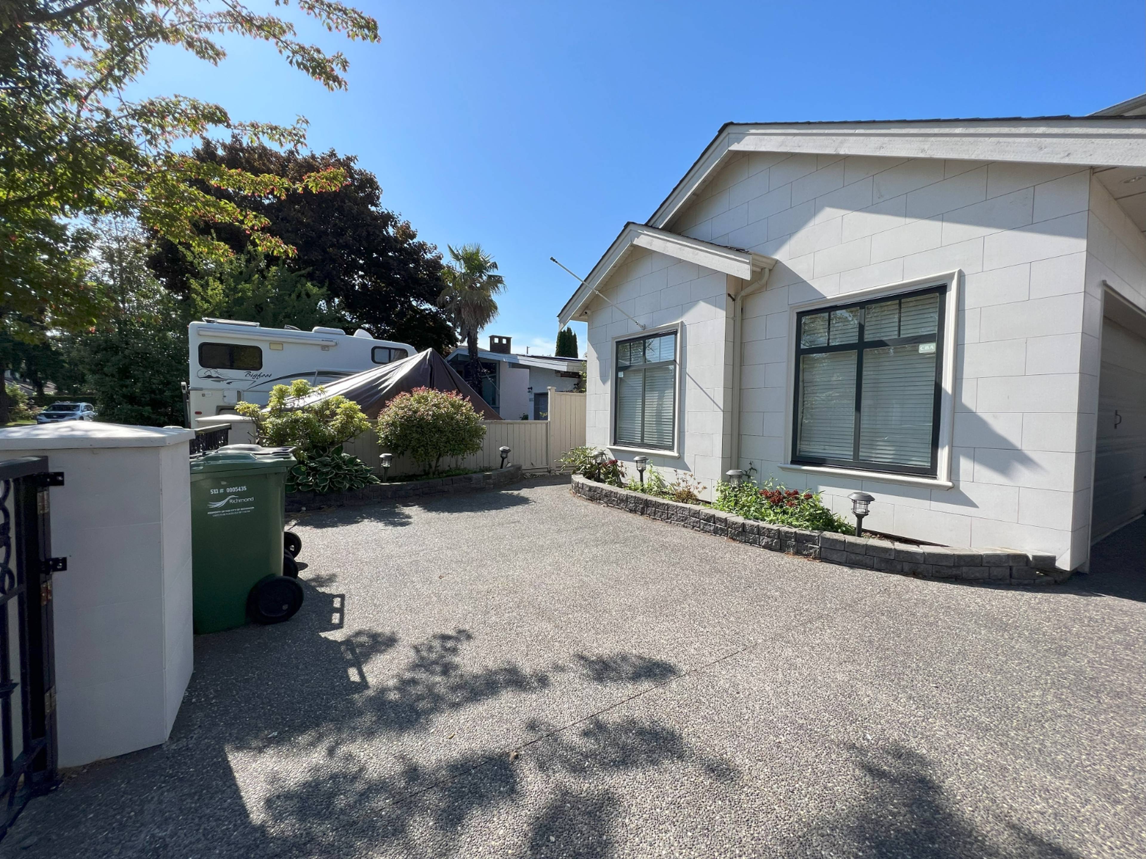 3191 Wardmore Pl, Richmond, BC 1 Bedroom Room for Rent liv.rent