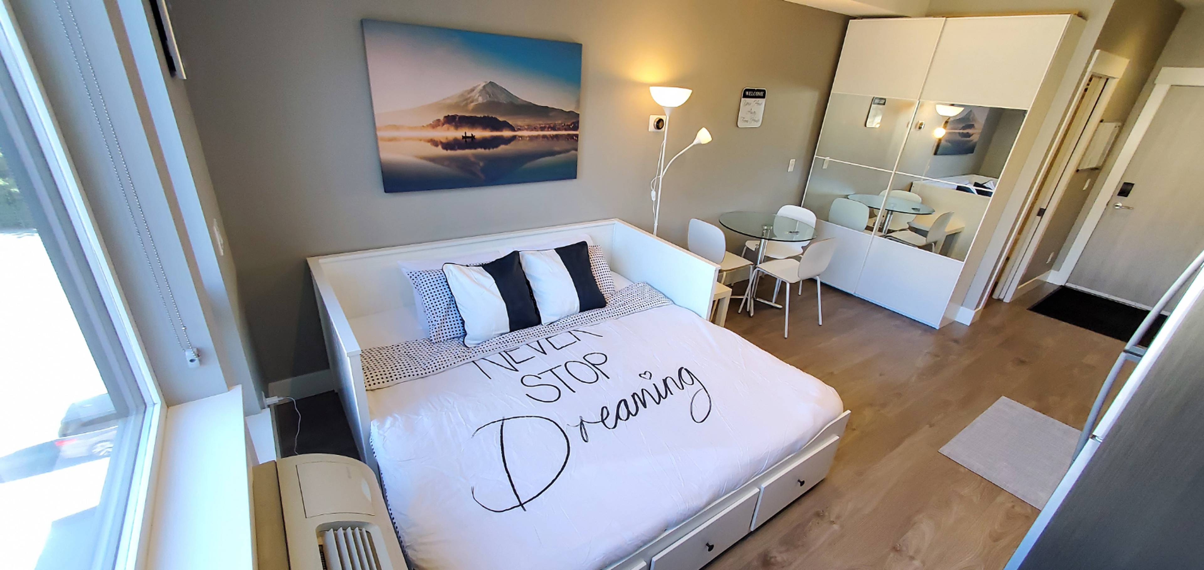 925 Leon Avenue, Kelowna, BC Studio Apartment for Rent liv.rent