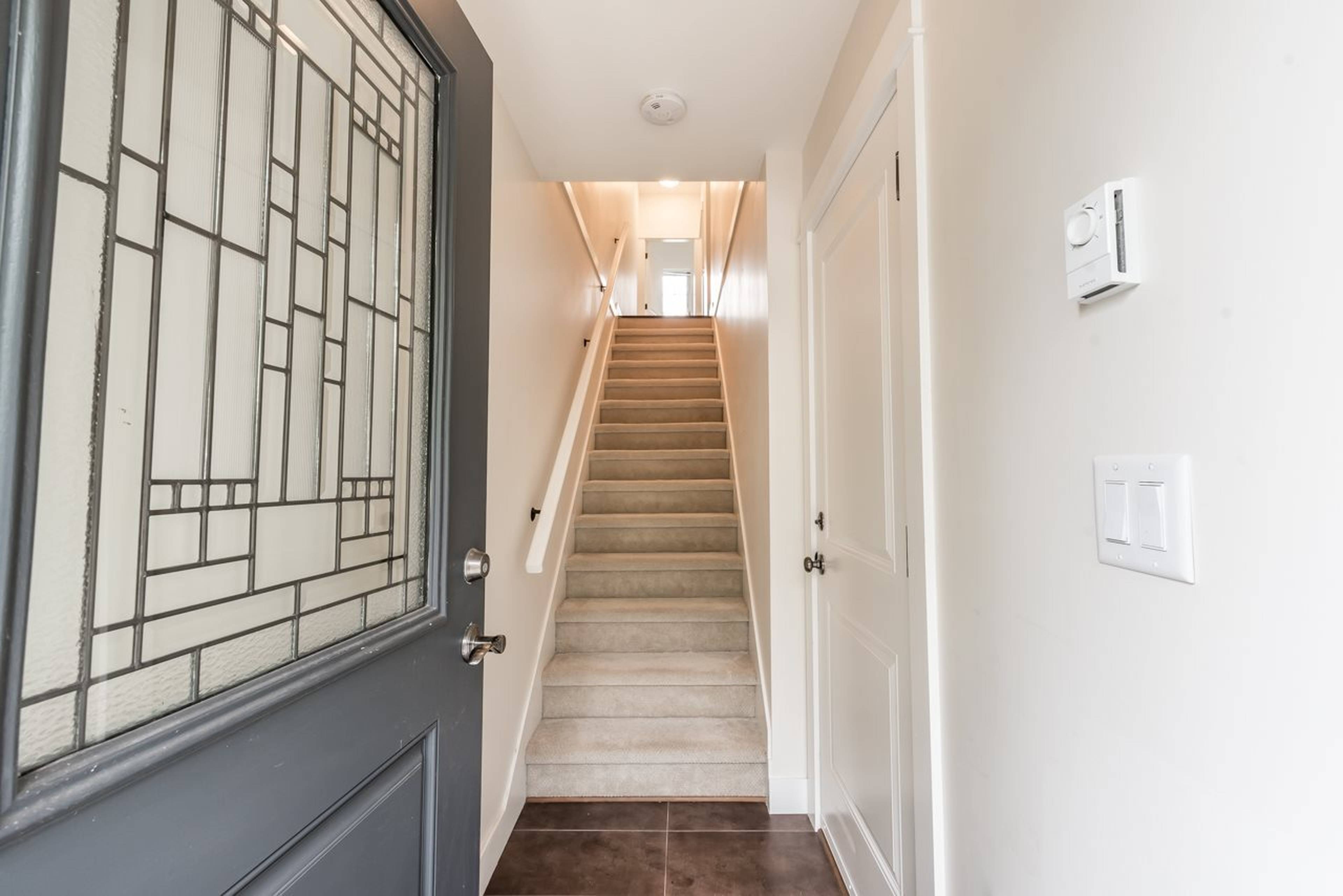 3382 Viewmount Dr, Port Moody, BC 3 Bedroom Townhouse for Rent liv.rent