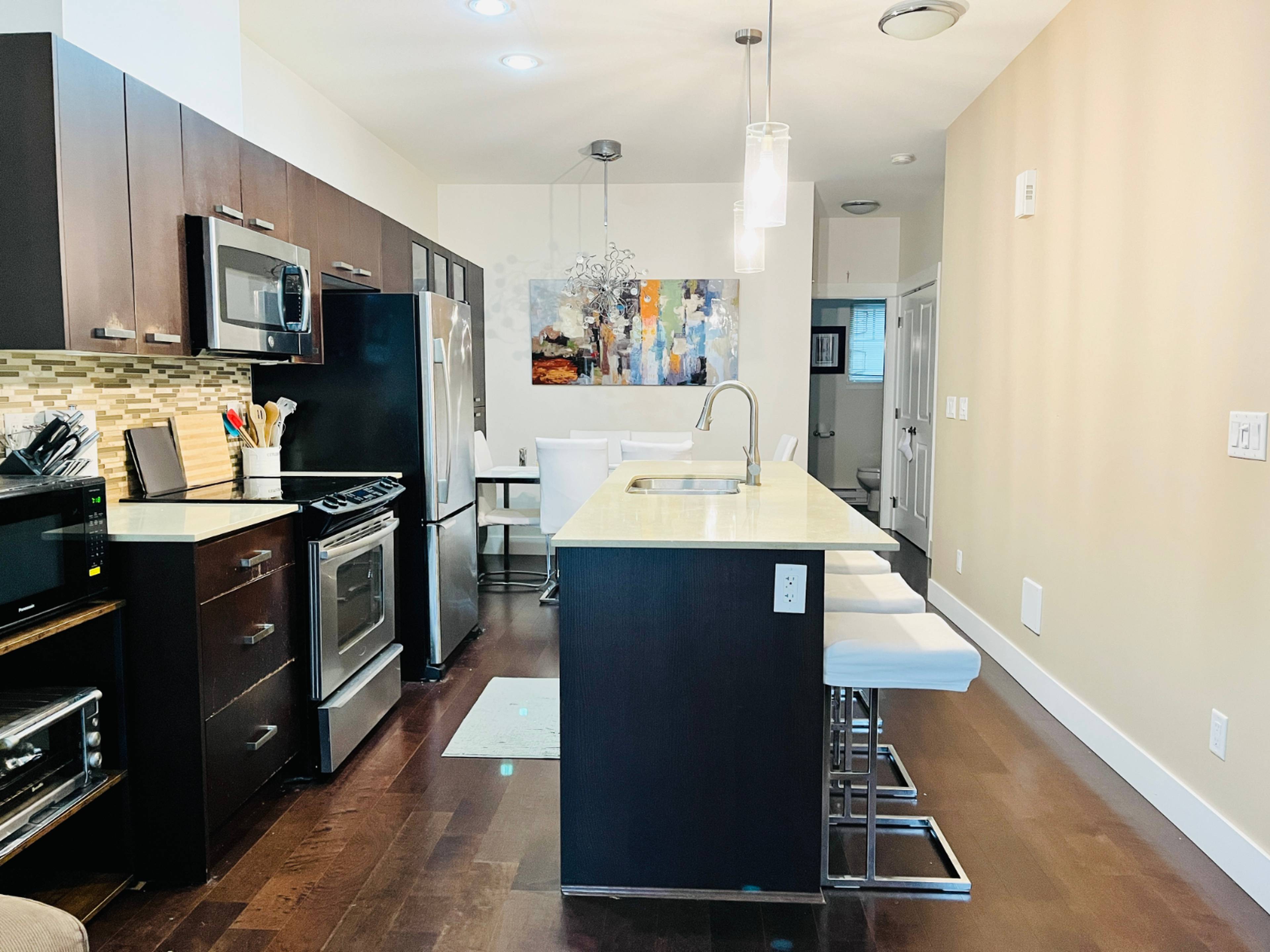 3382 Viewmount Dr, Port Moody, BC 3 Bedroom Townhouse for Rent liv.rent