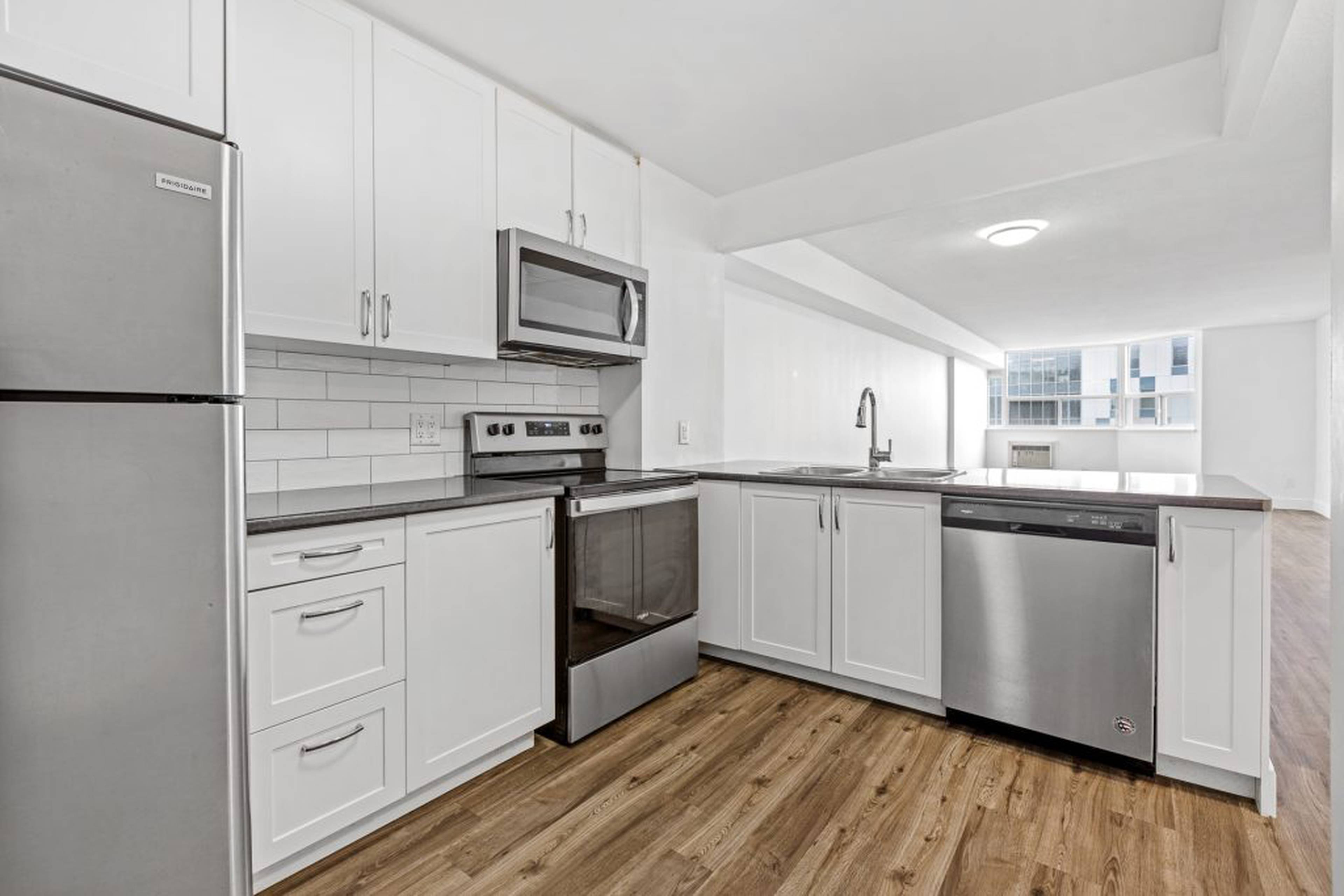 1 室  · 1 卫 for rent $1,797 / 月