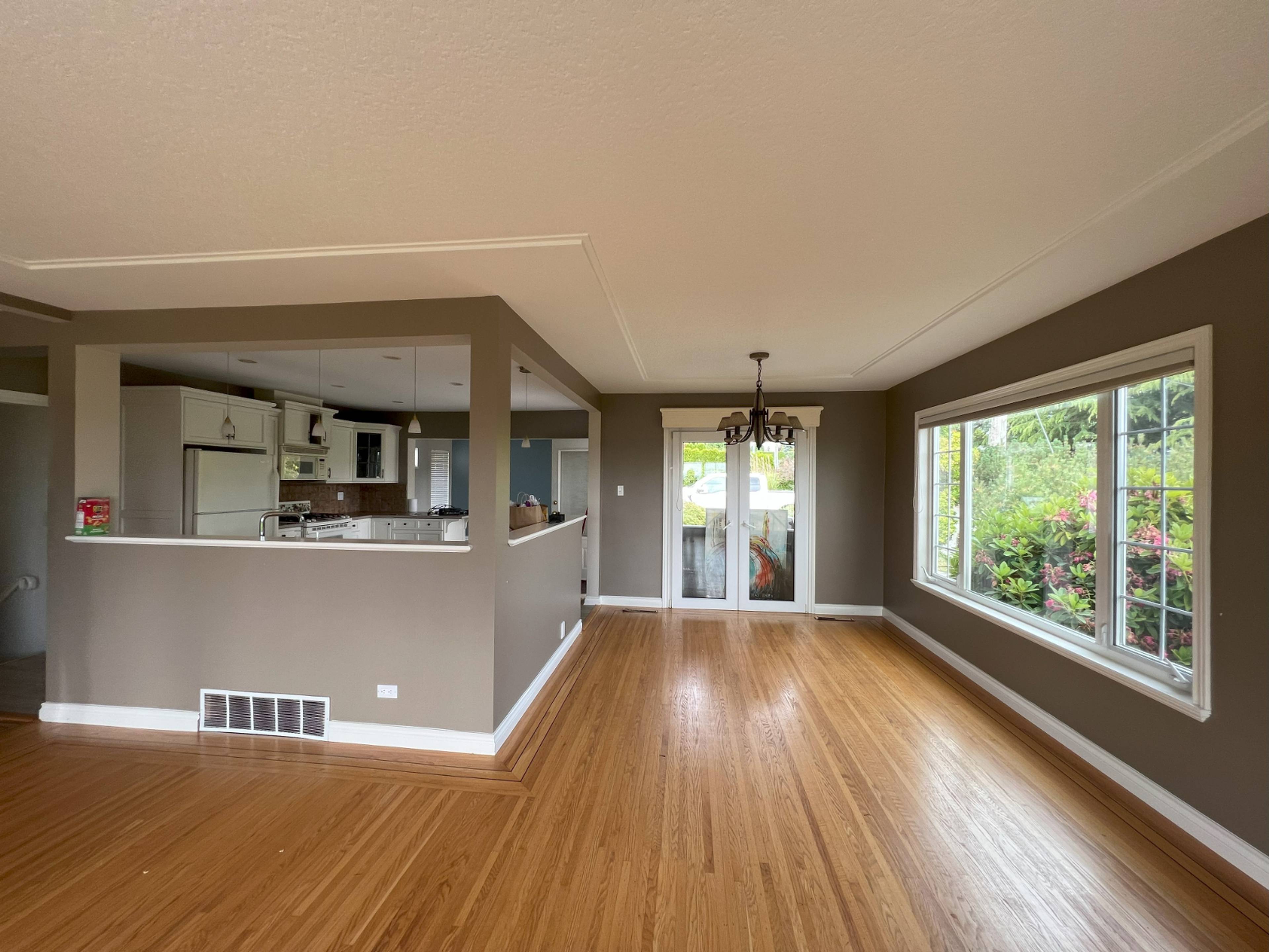 15789 Cliff Ave, White Rock, BC 3 Bedroom House for Rent liv.rent