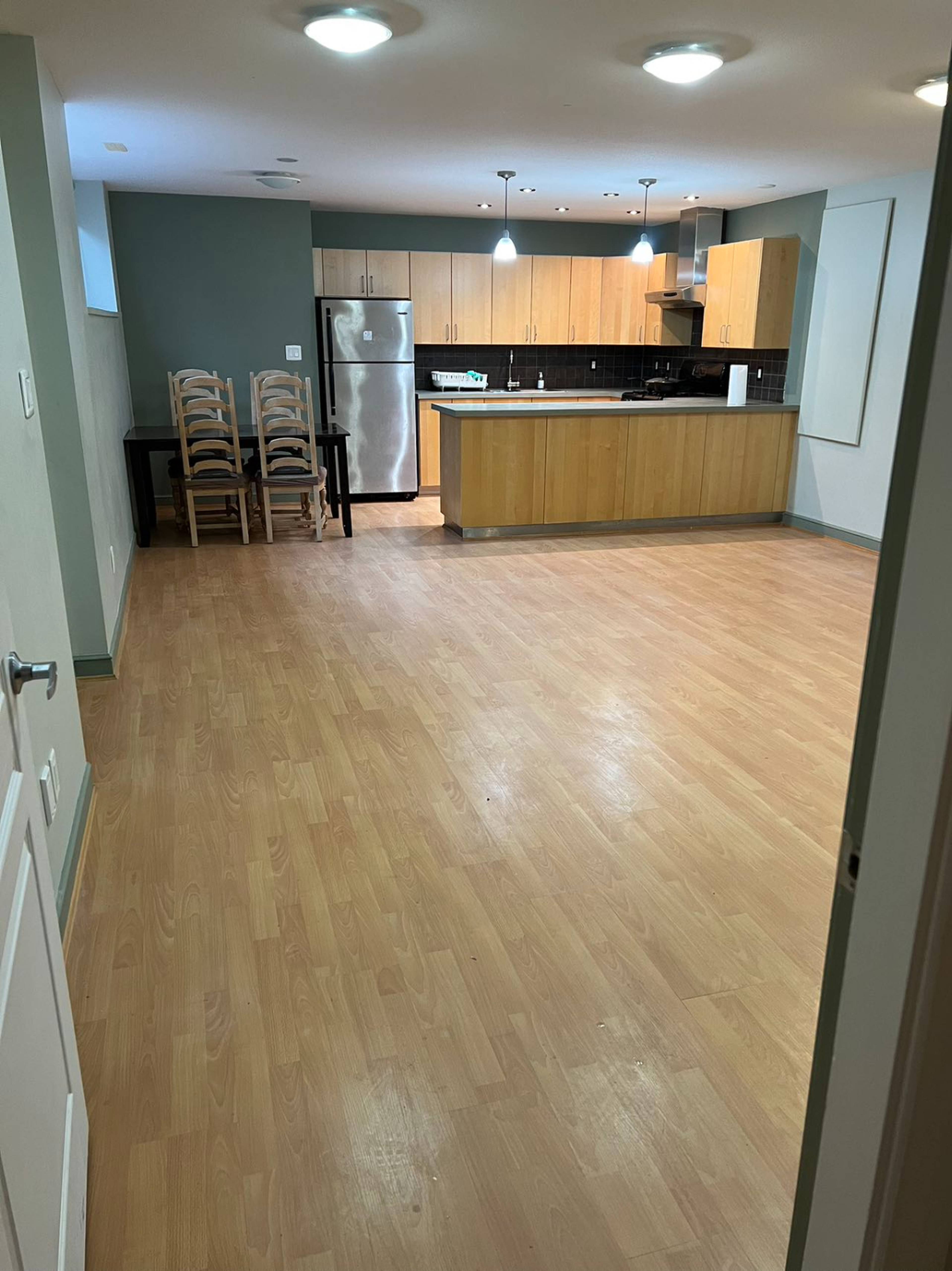 1105 Gilston Rd, West Vancouver, BC 1 Bedroom Room for Rent liv.rent