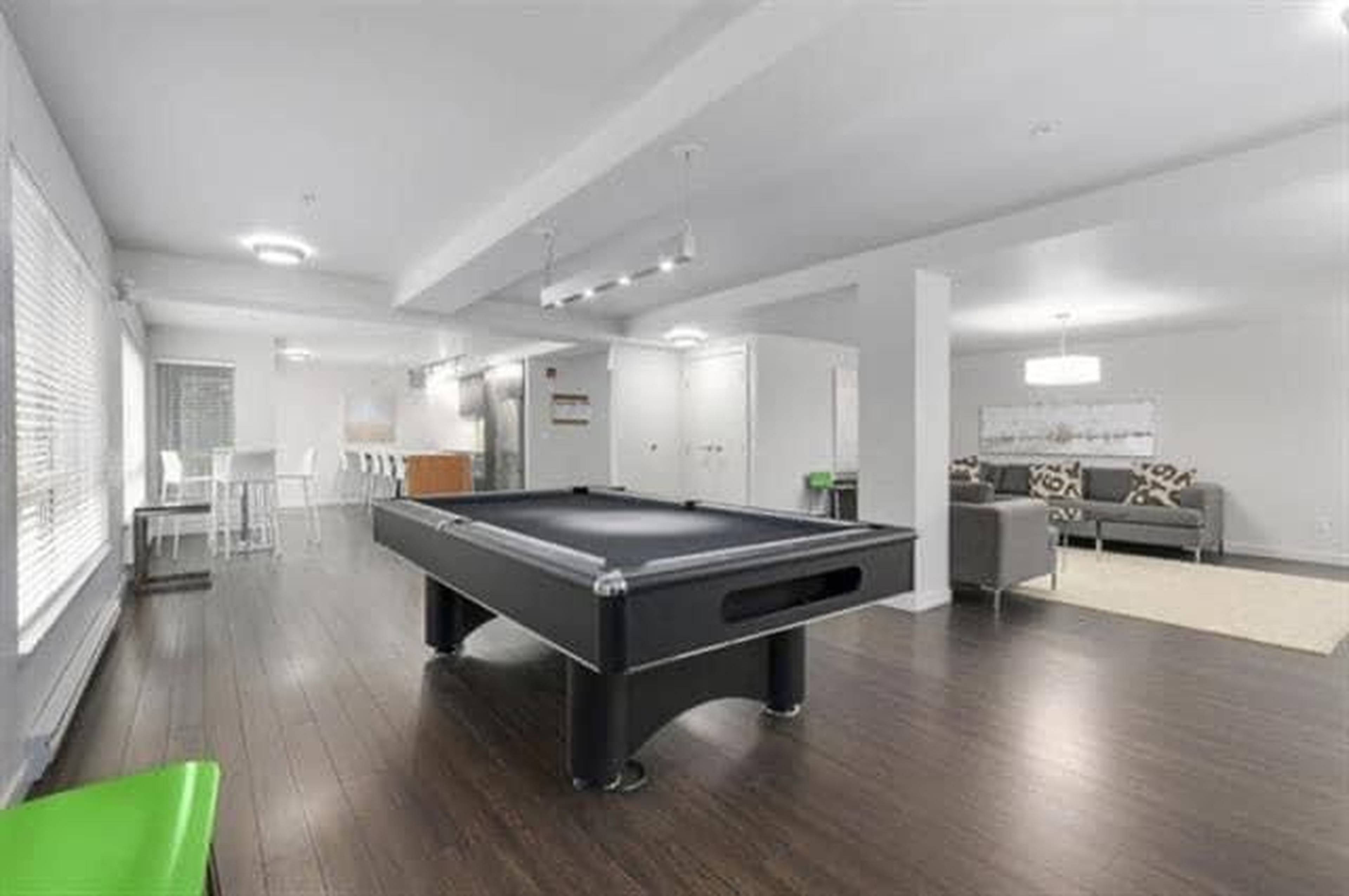1679 Lloyd Ave 4