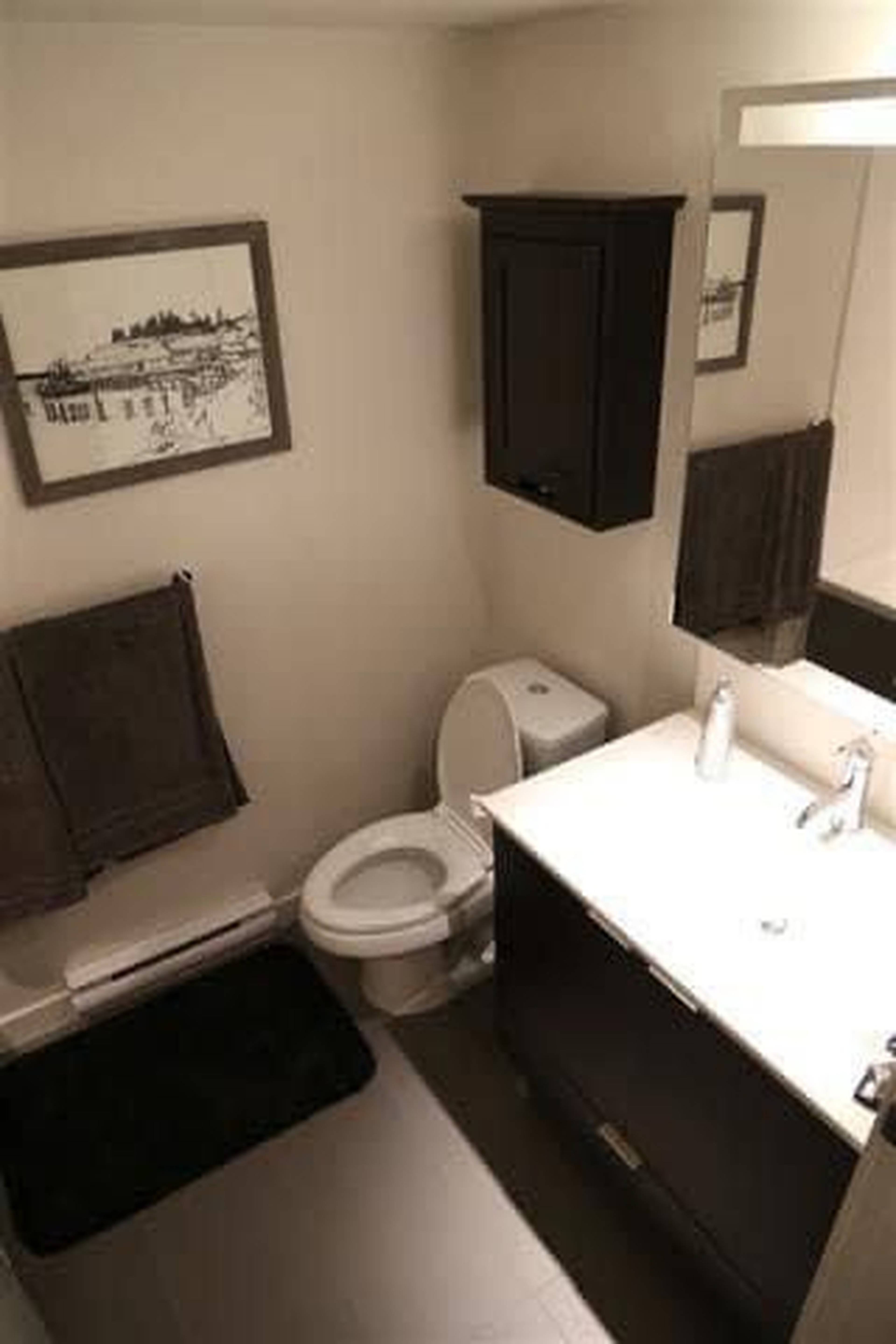 1679 Lloyd Ave 11