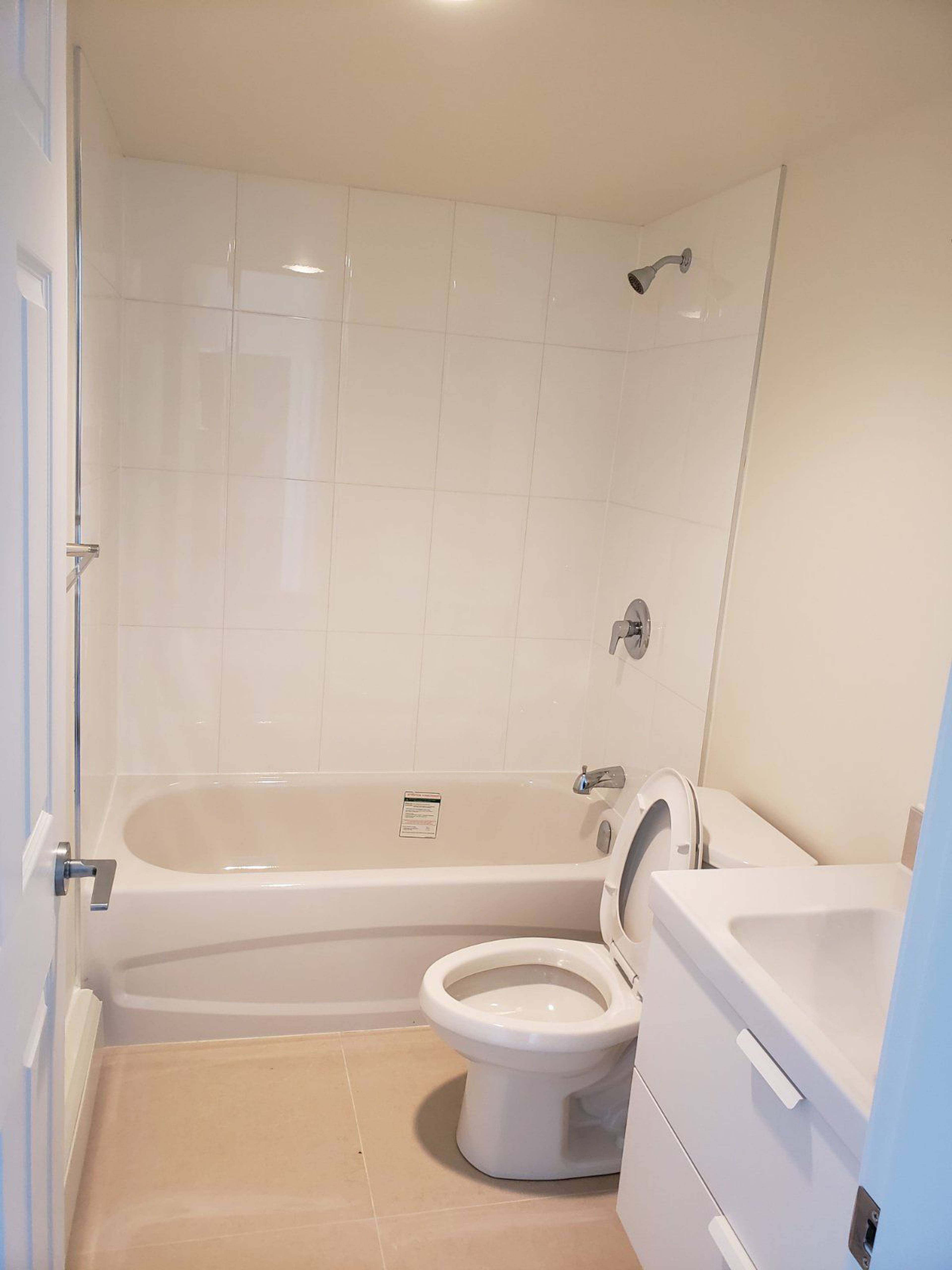 904 525 Eleventh St, New Westminster, BC 2 Bedroom Apartment for