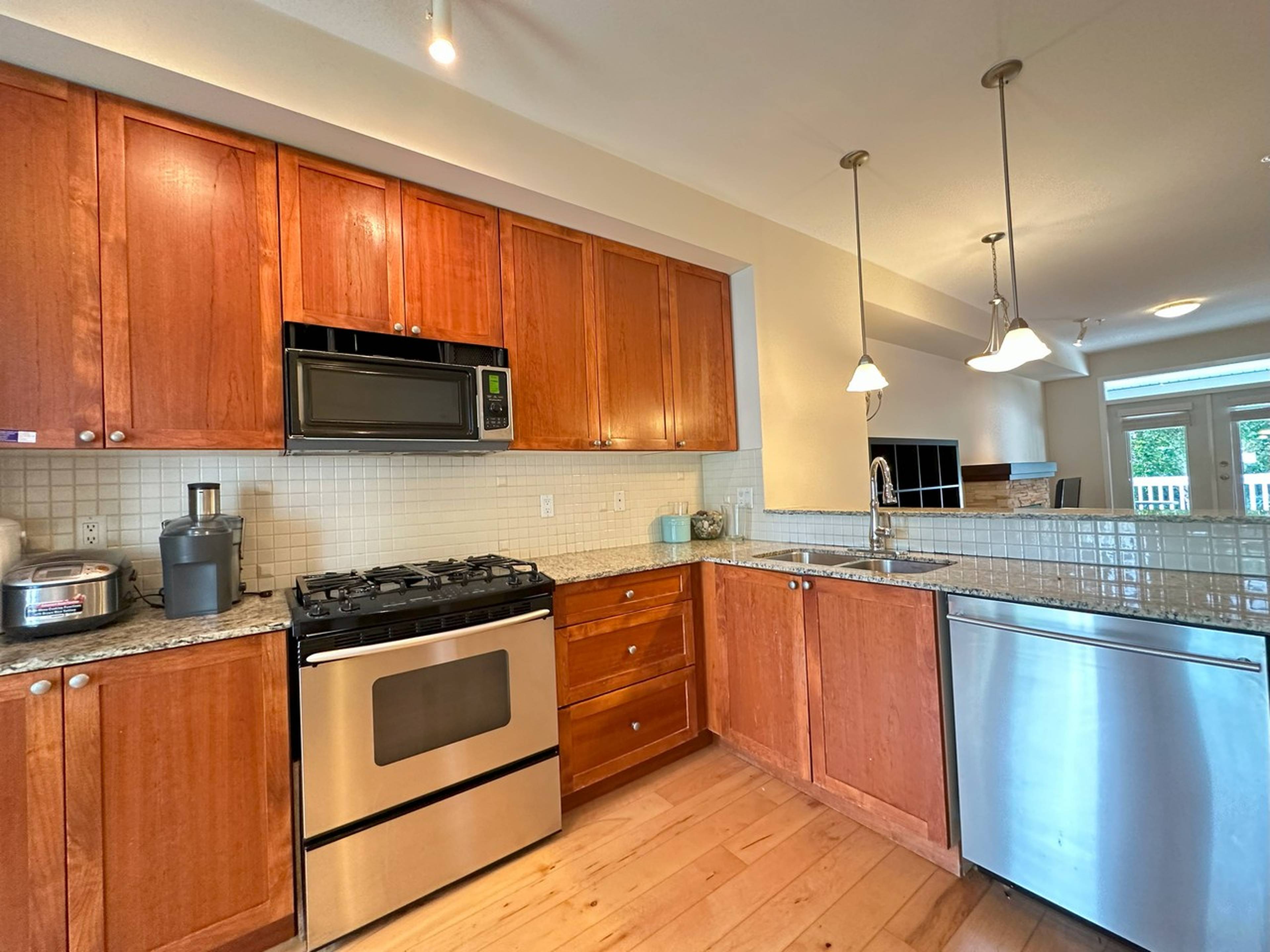 4388 Bayview St, Richmond, BC 3 Bedroom Townhouse for Rent liv.rent