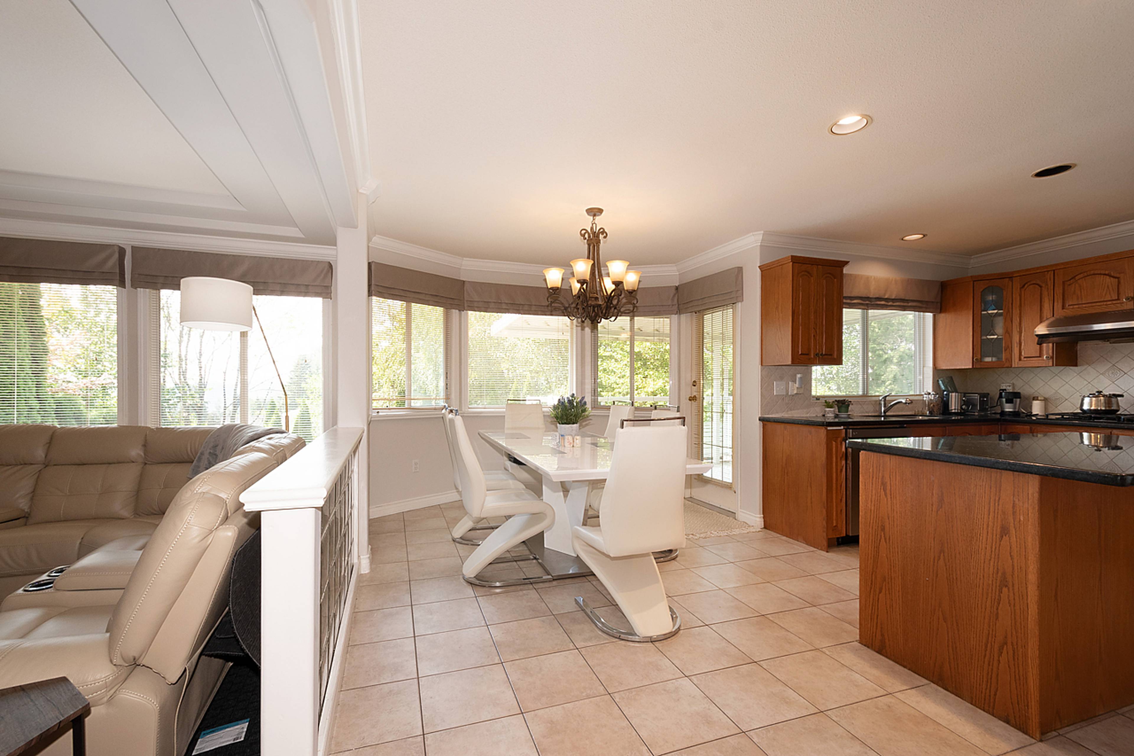 UPPER 2831 Greenbrier Pl, Coquitlam, BC 5 Bedroom Room for Rent