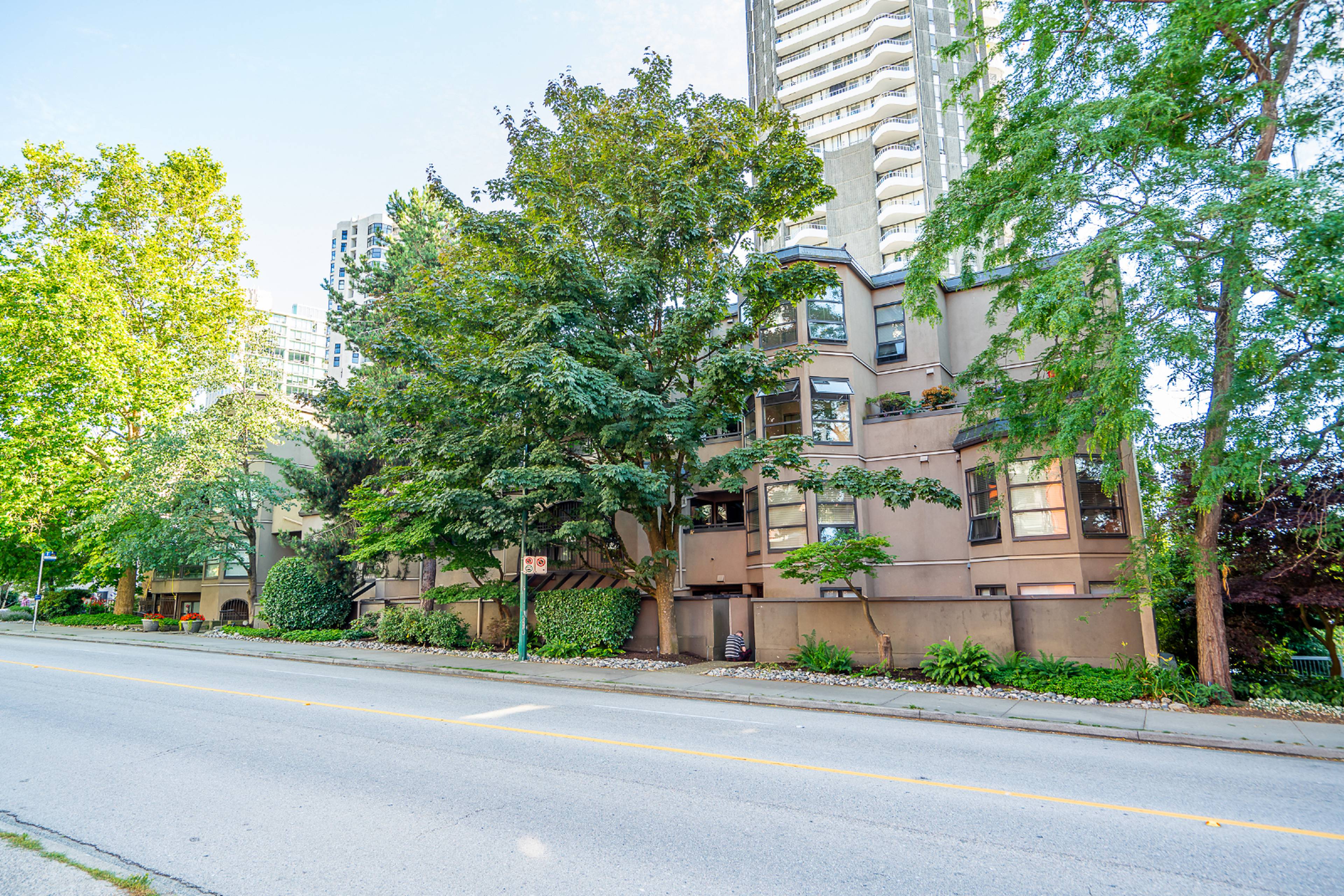 311 1106 Pacific Street, Vancouver, BC 1 Bedroom Apartment for Rent liv.rent